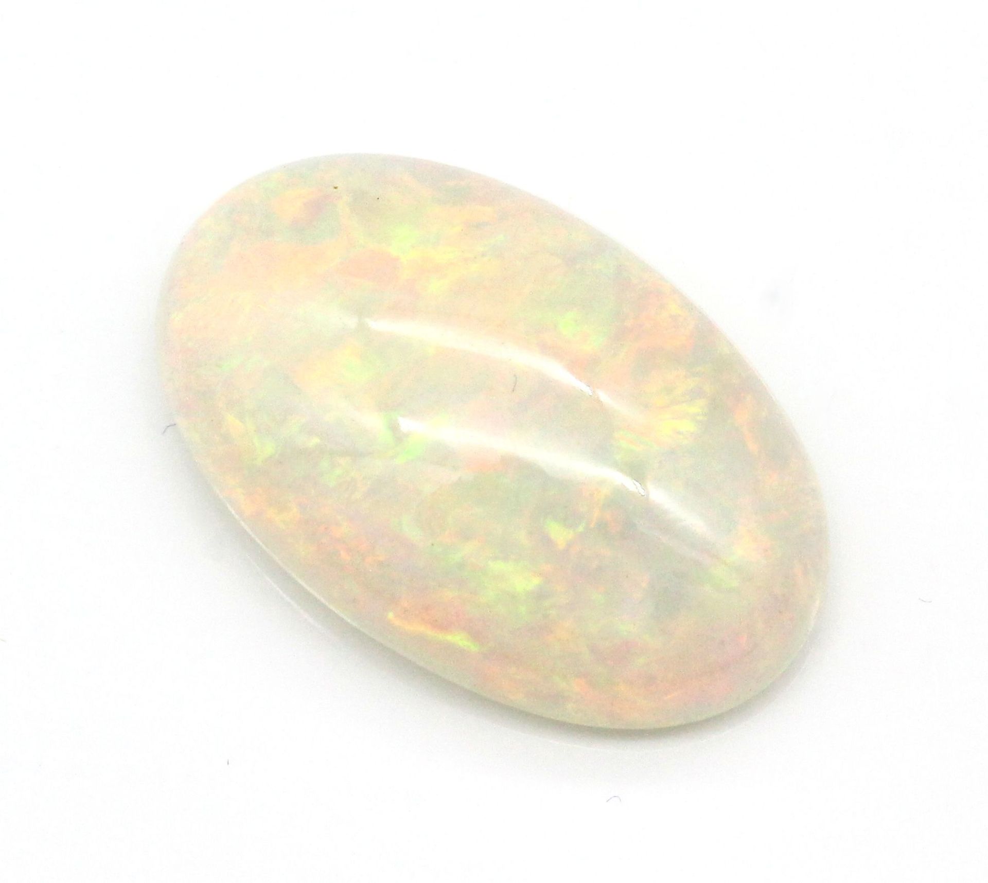 Loser Opalcabochon, 6.51 ct, oval, 20.14 x 12.79 x 6.08