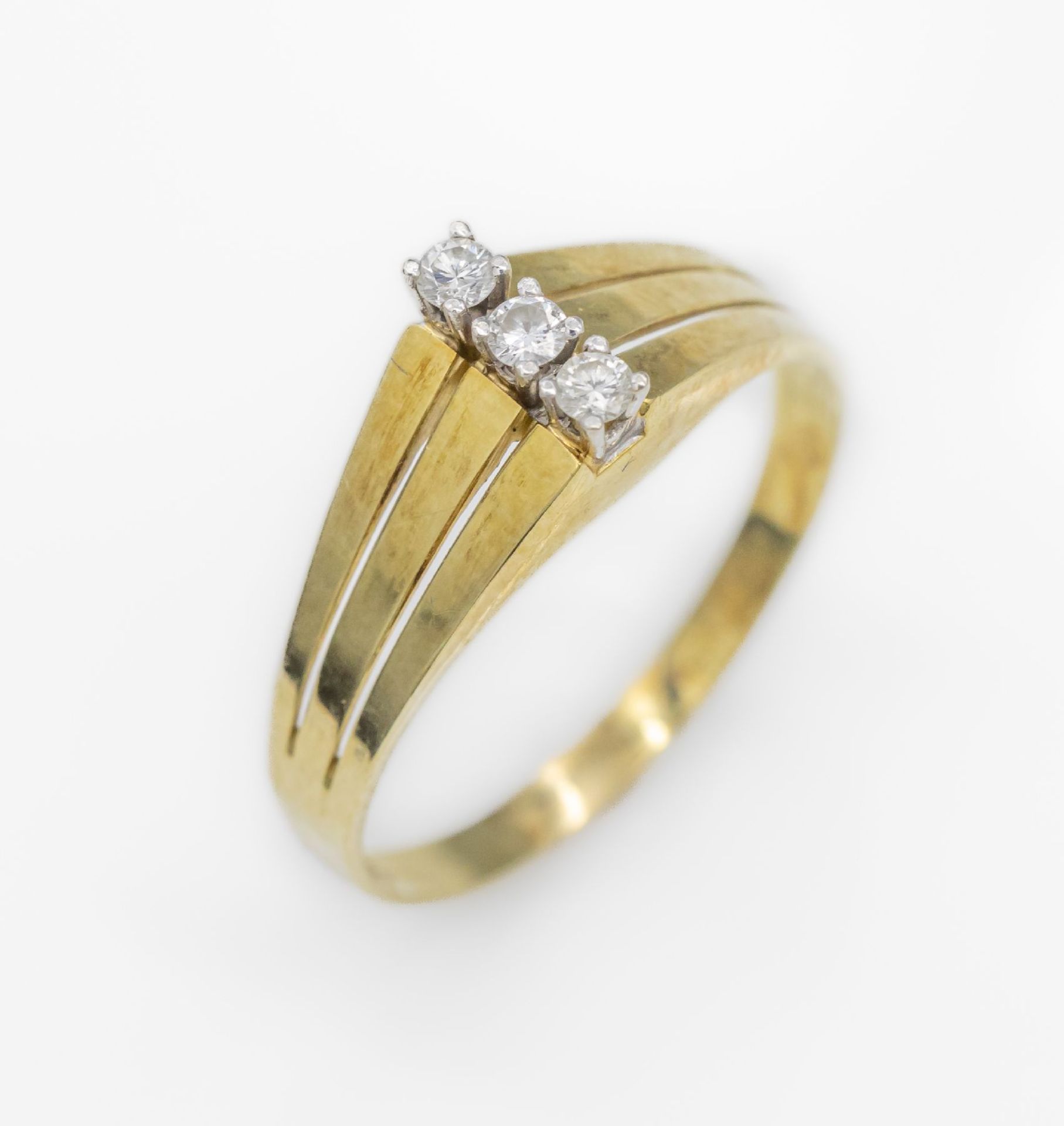 14 kt Gold Ring mit Brillanten,   GG 585/000,3 Brillanten