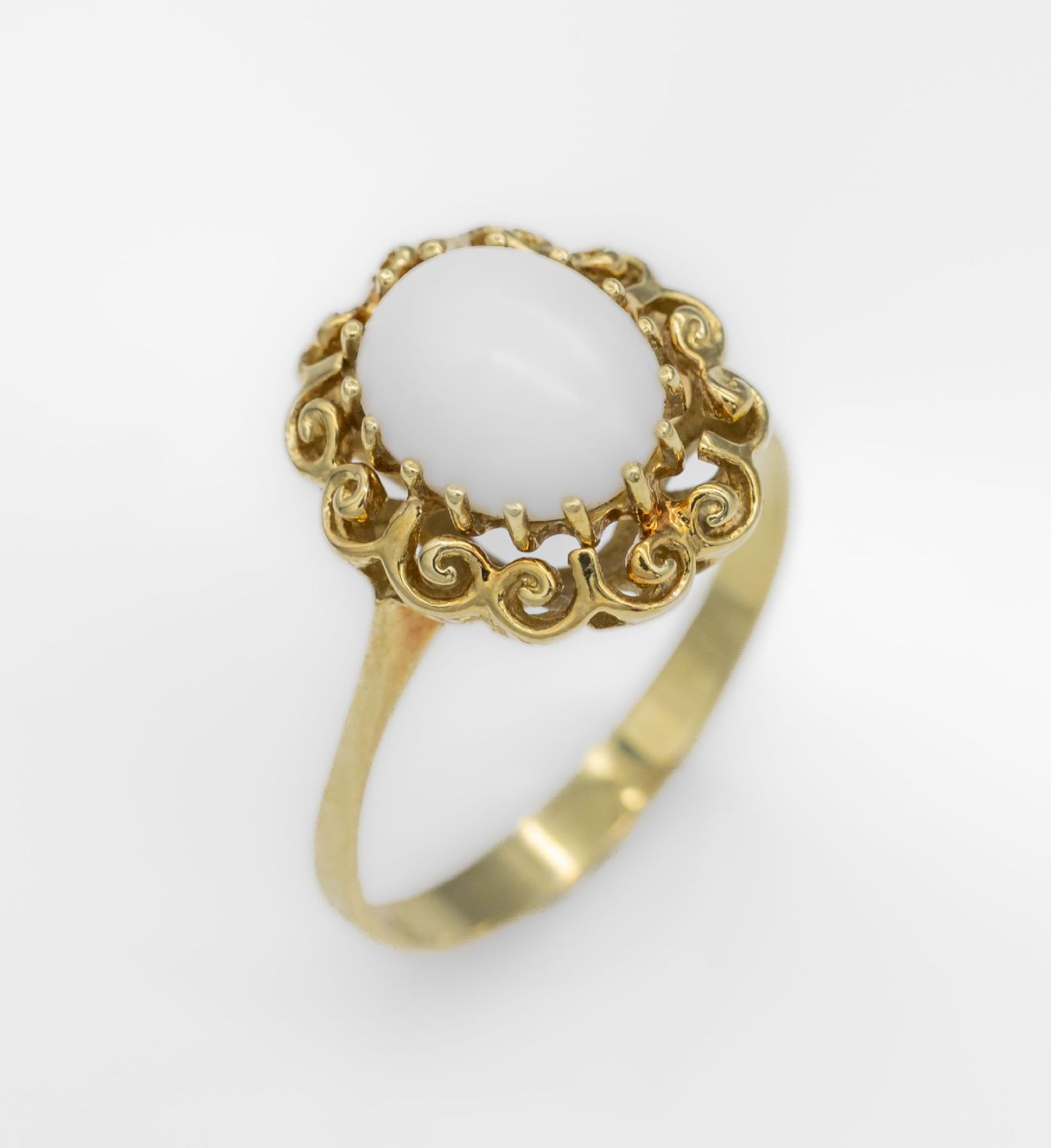 14 kt Gold Ring mit Opal,   GG 585/000, mittig