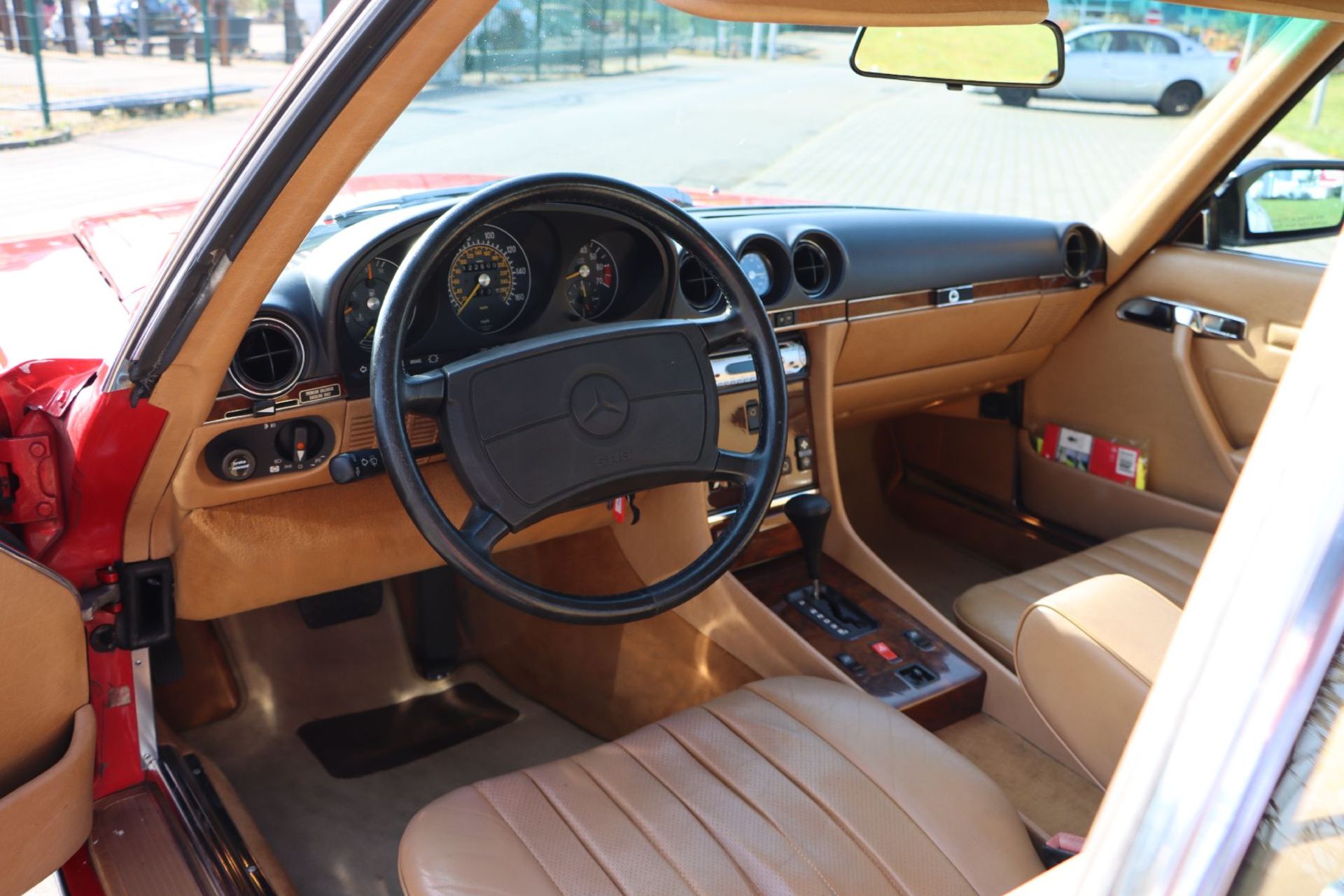 Mercedes-Benz 560 SL,  Fahrgestellnummer: - Bild 8 aus 10