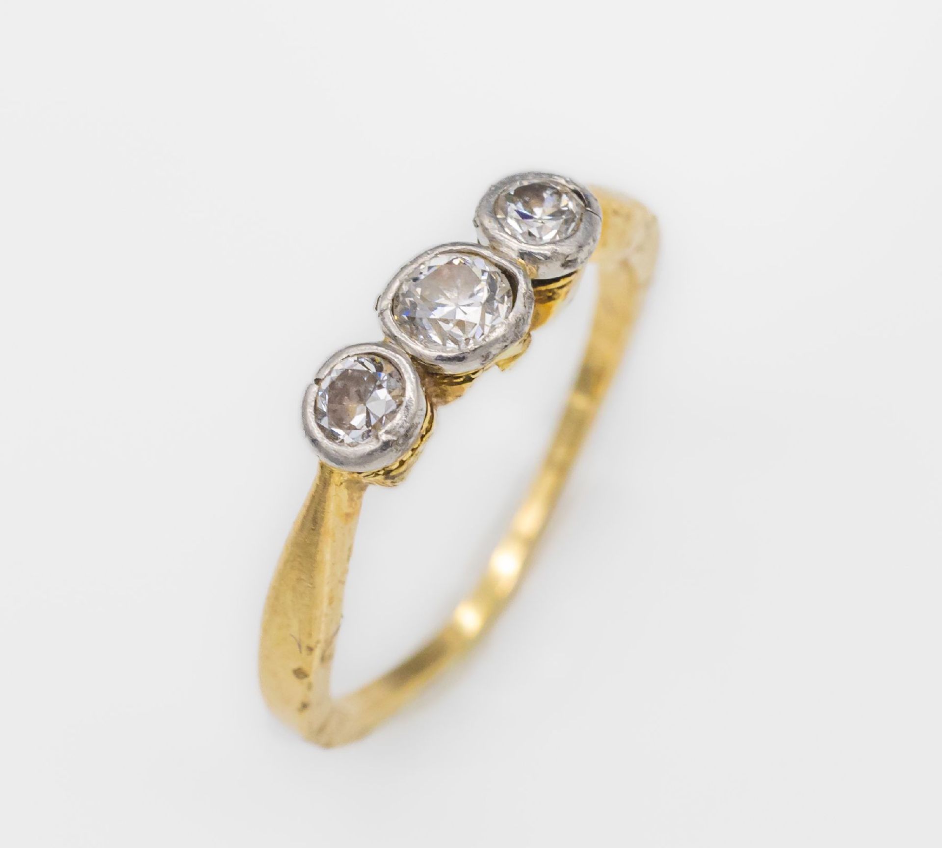 14 kt Gold Jugendstilring mit Diamanten, um1900, GG