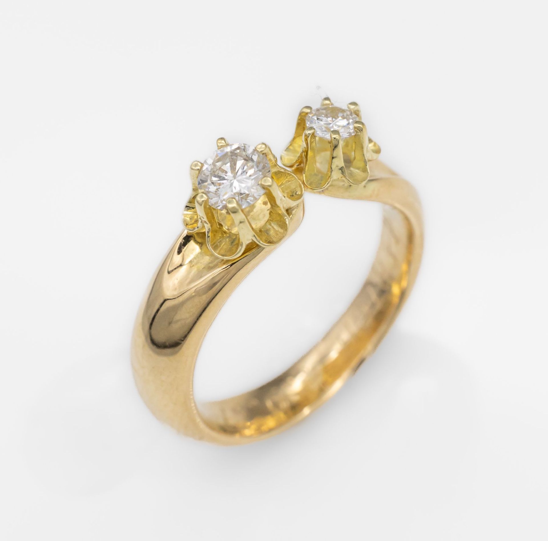 14 kt Gold Brillant-Ring, GG 585/000, 2 erhaben gefasste