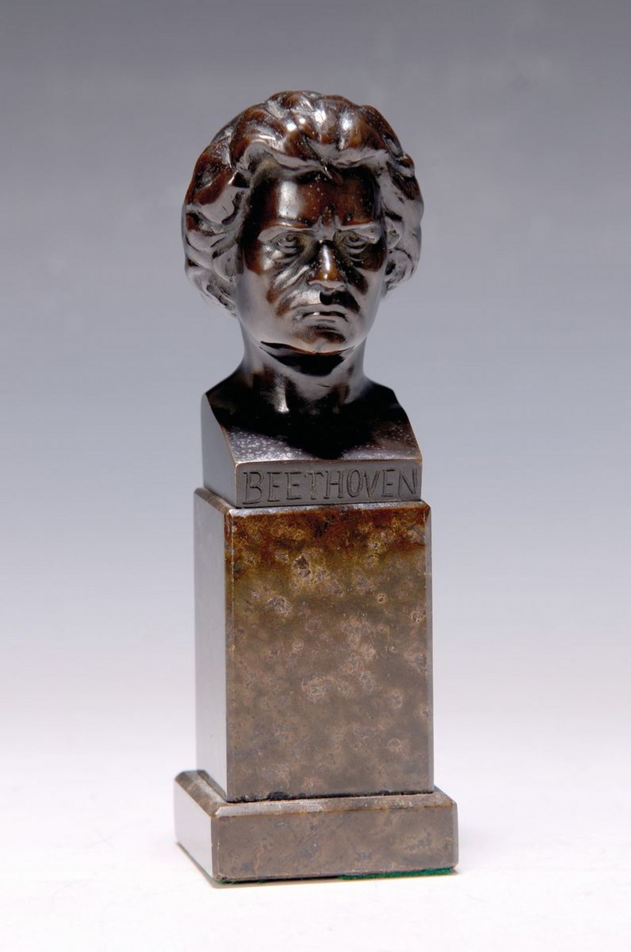 Büste von Beethoven, deutsch, um 1900/20,  Bronze,