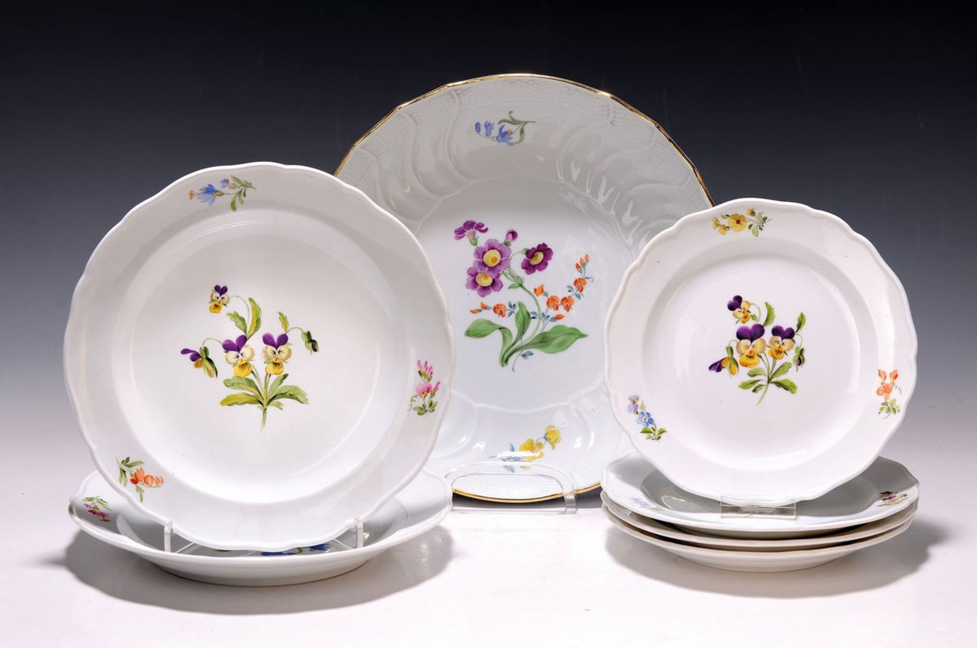 Runde Schale und 6 Teller, Meissen, um 1900,  runde Schale