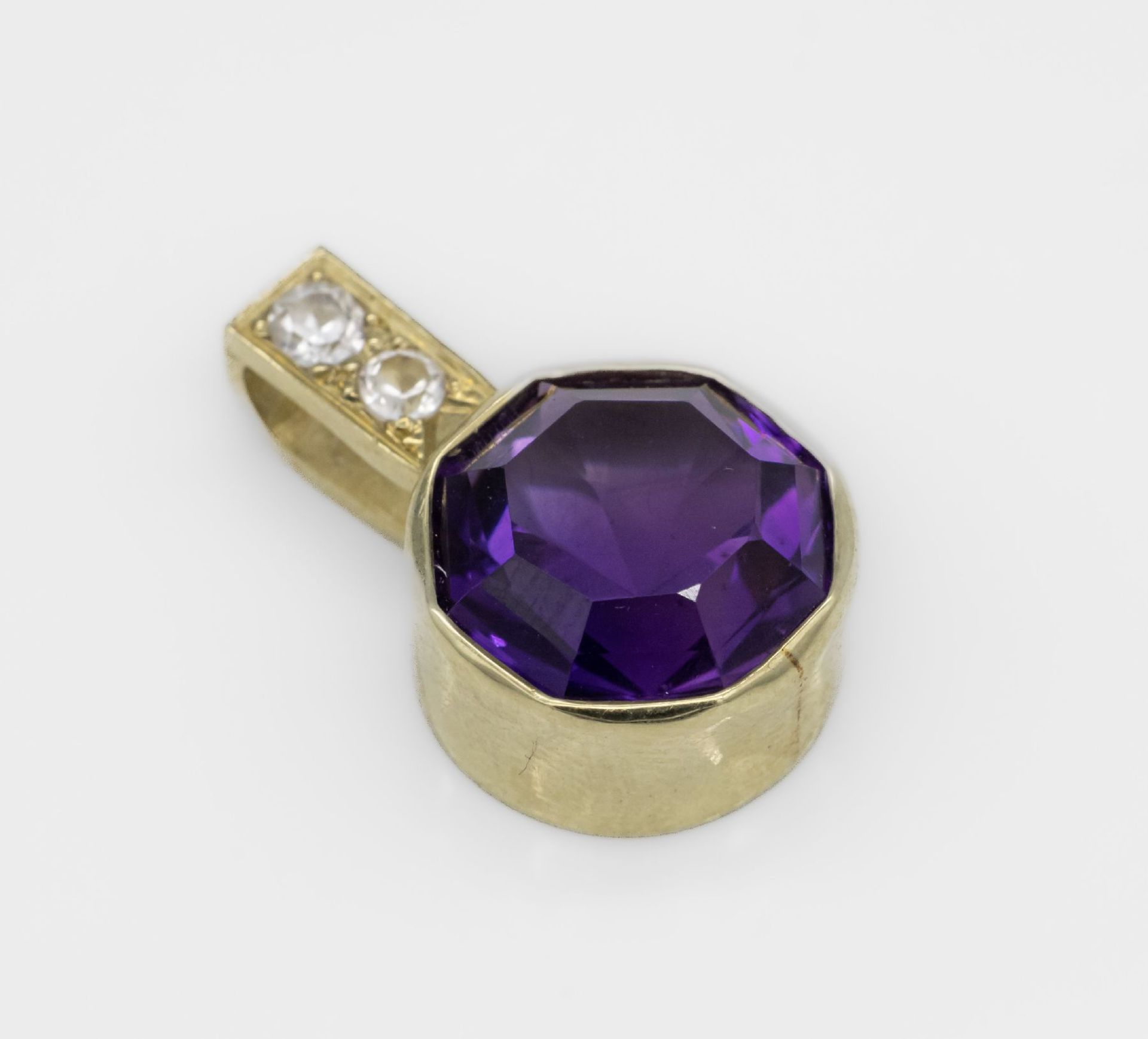 14 kt Gold Amethyst-Anhänger, GG 585/000, rundfacett.