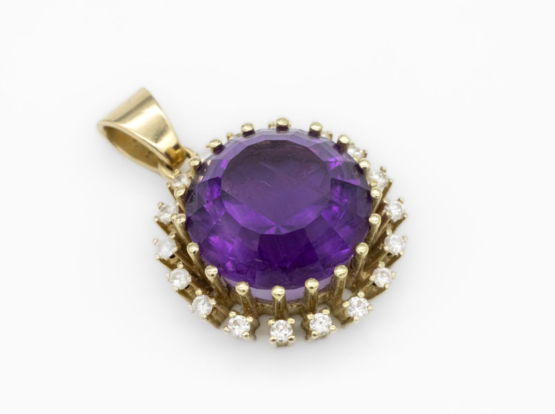 14 kt Gold Amethyst-Diamant-Anhänger,   GG 585/000, mittig