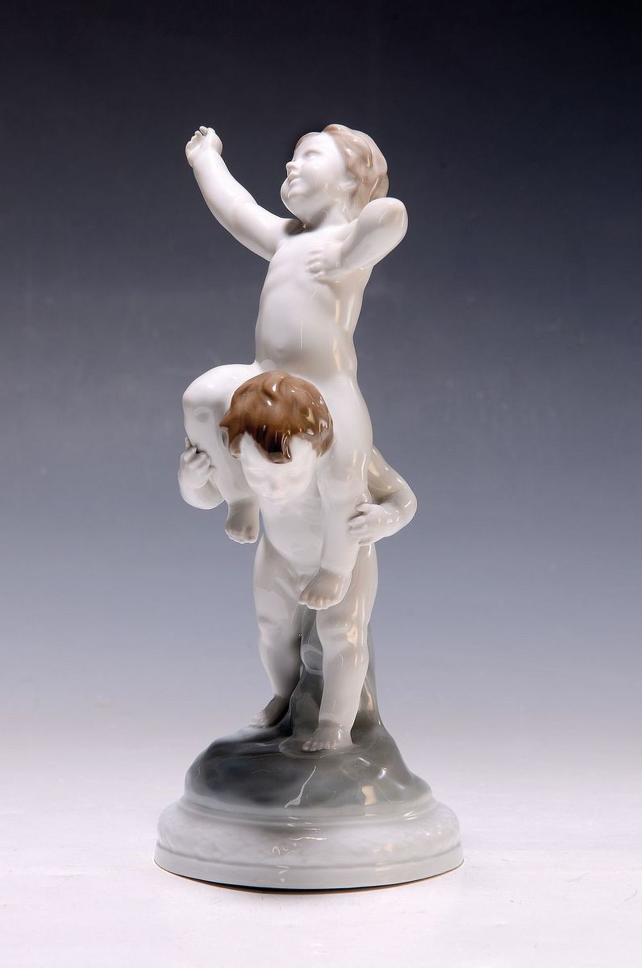 Porzellanfigur 'Abschied', Rosenthal, um 1920, eine Putte