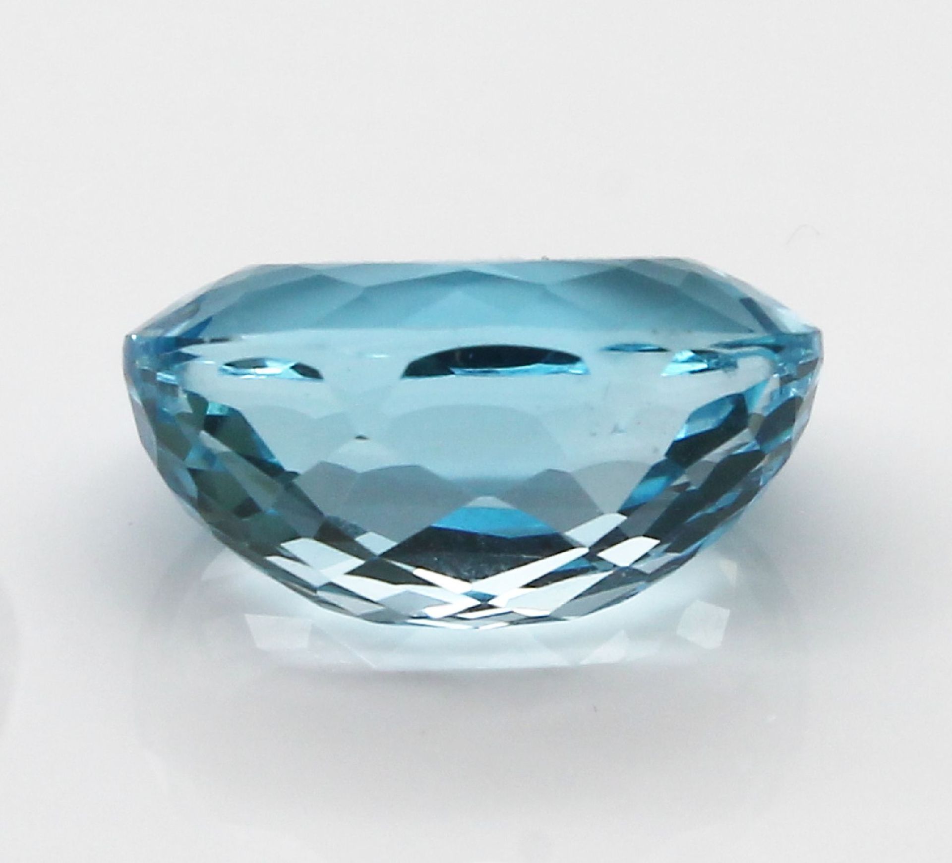 Loser facett. Blautopas, 15.21 ct, oval,   16.66 x 11.67 x - Bild 3 aus 3