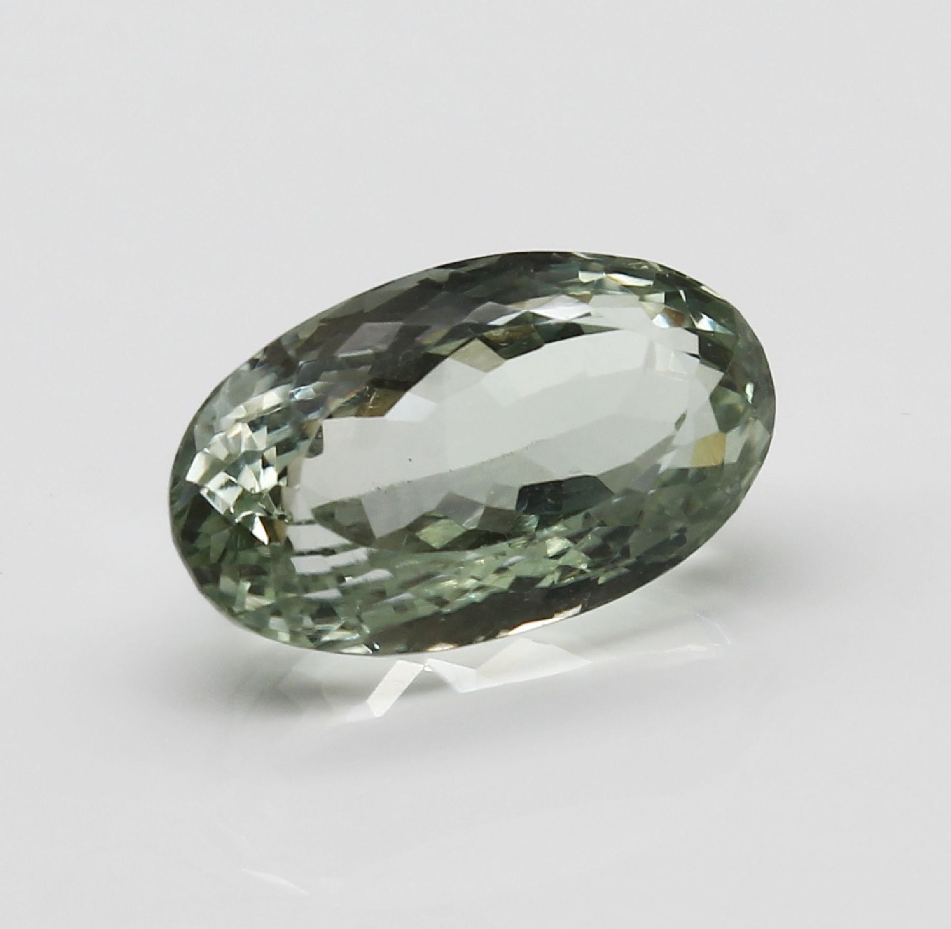 Loser facett. Prasiolith 15.82 ct, oval,   19.87 x 11.68 x