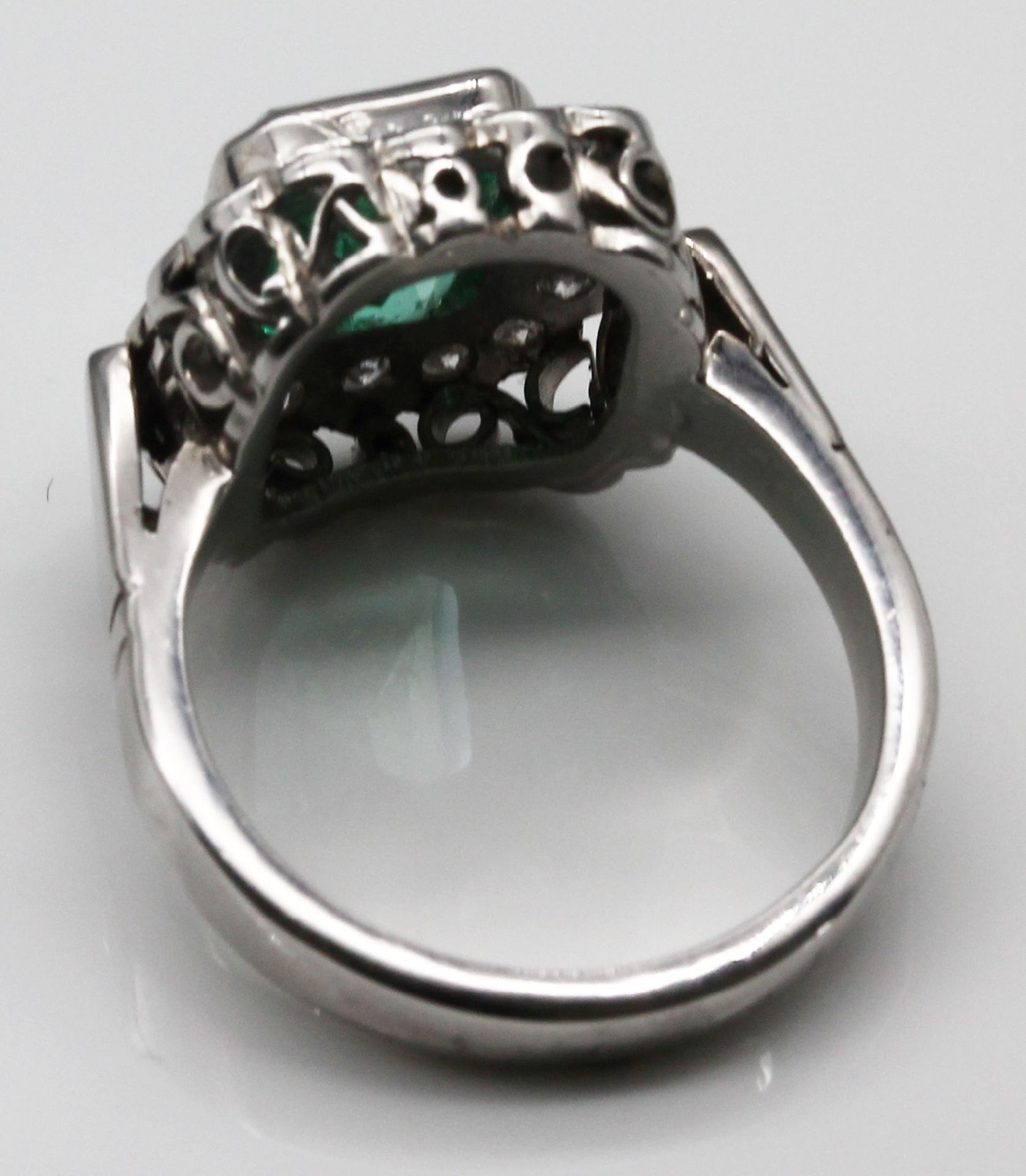 14 kt Gold Smaragd-Brillant-Ring,   WG 585/000, mittiger - Bild 3 aus 3