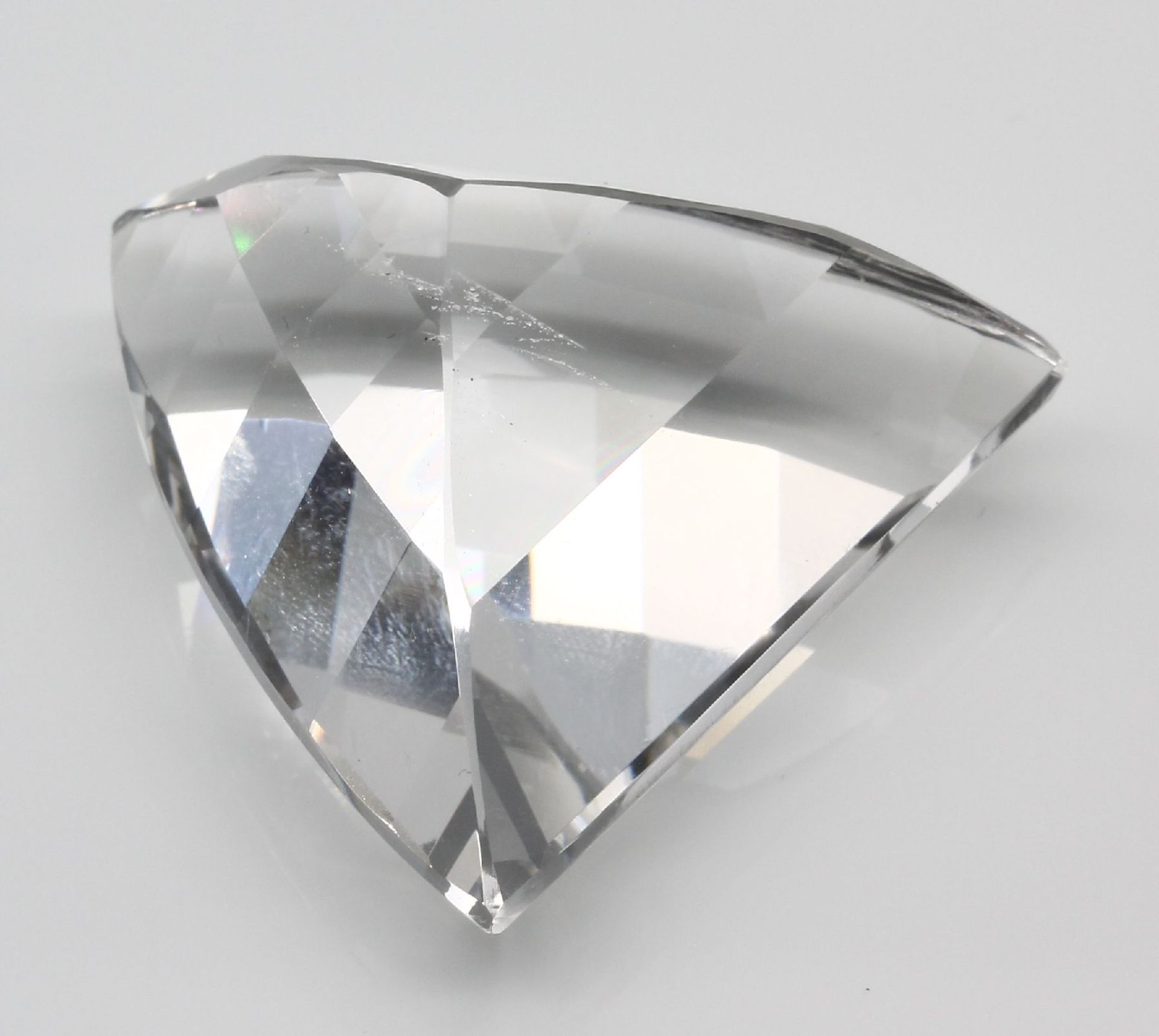 Loser facett. Bergkristalltriangel, 140.50 ct,  im - Bild 3 aus 3