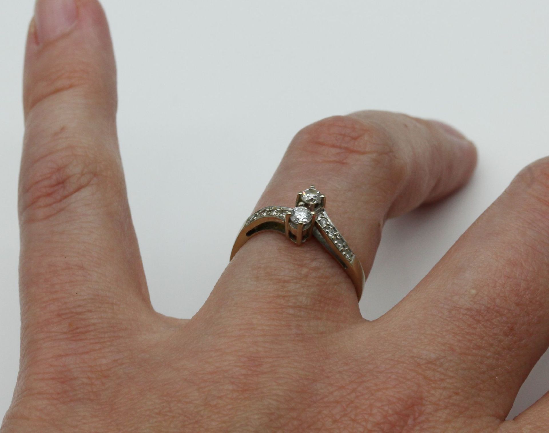 14 kt Gold Diamant-Ring, WG 585/000,   2 Brillanten und 8 - Bild 2 aus 3