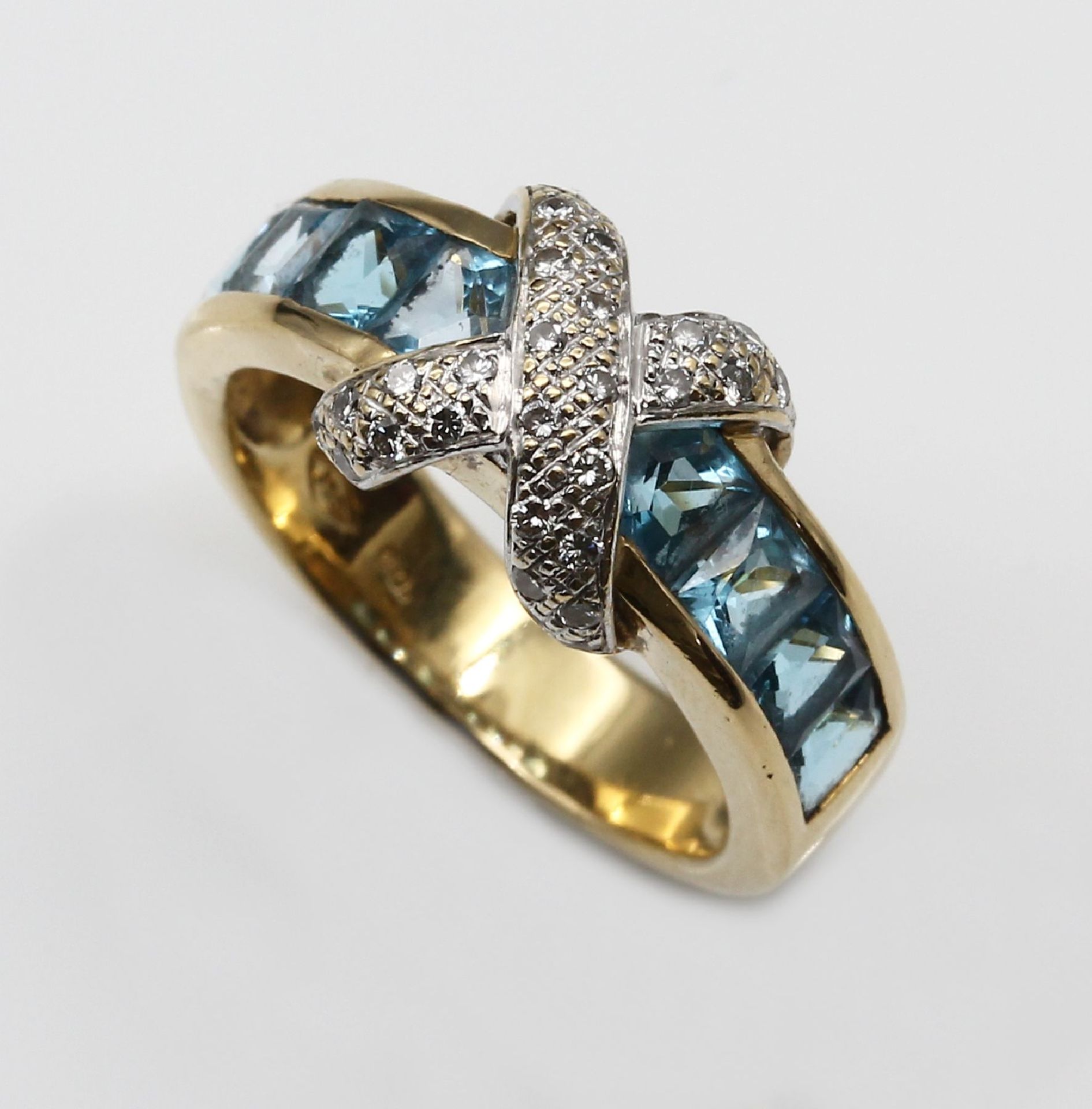 18 kt Gold Topas-Diamant-Ring,   GG/WG 750/ 000, 8 facett. - Bild 3 aus 5