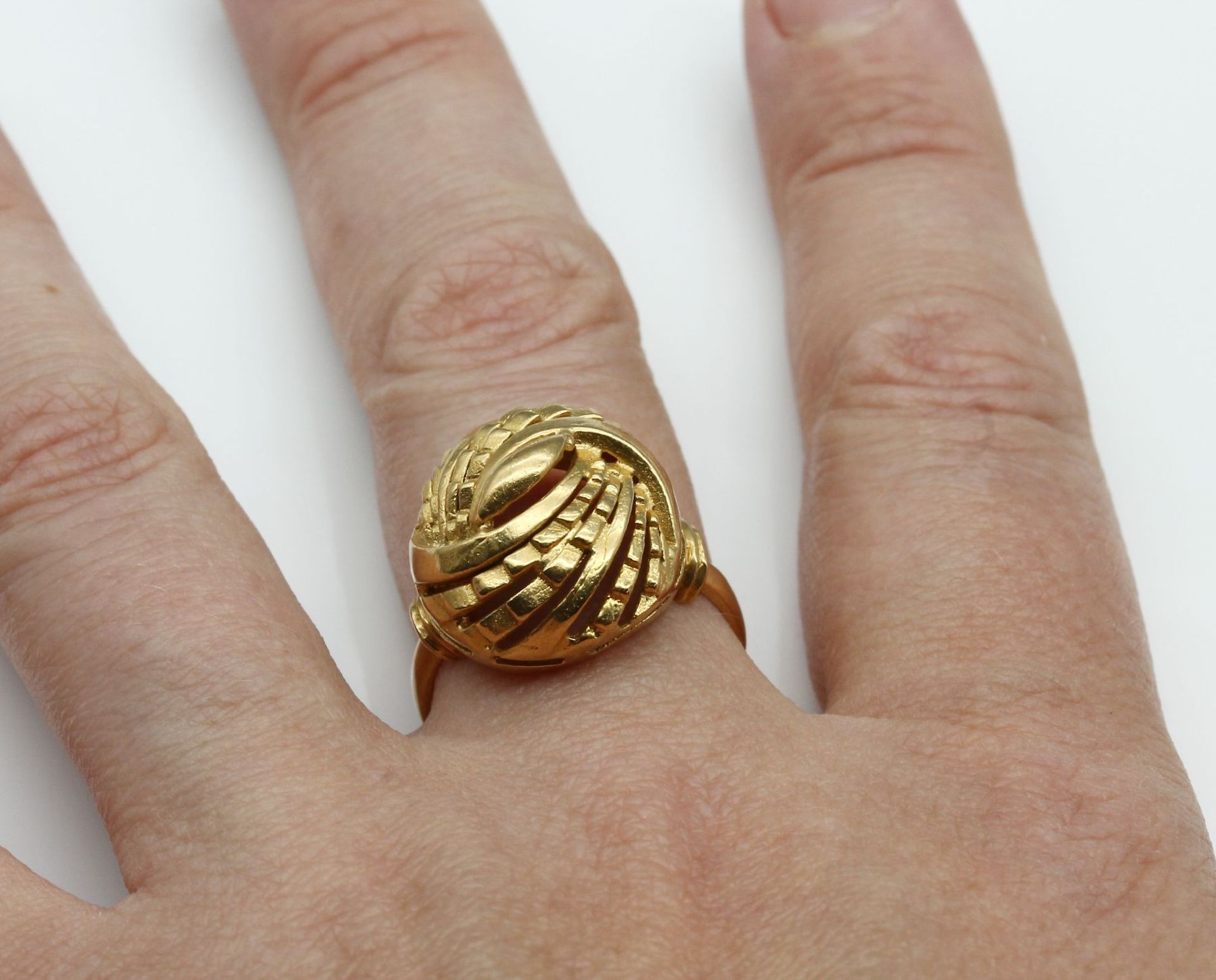 18 kt Gold Ring, ca. 9.4 g,   GG 750/000, Ringkopf in - Bild 6 aus 6