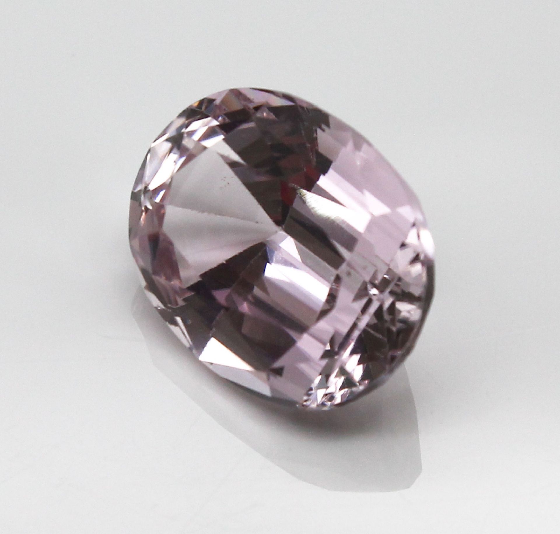 Loser ovalfacett. Kunzit 16.10 ct Schätzpreis: 750, -