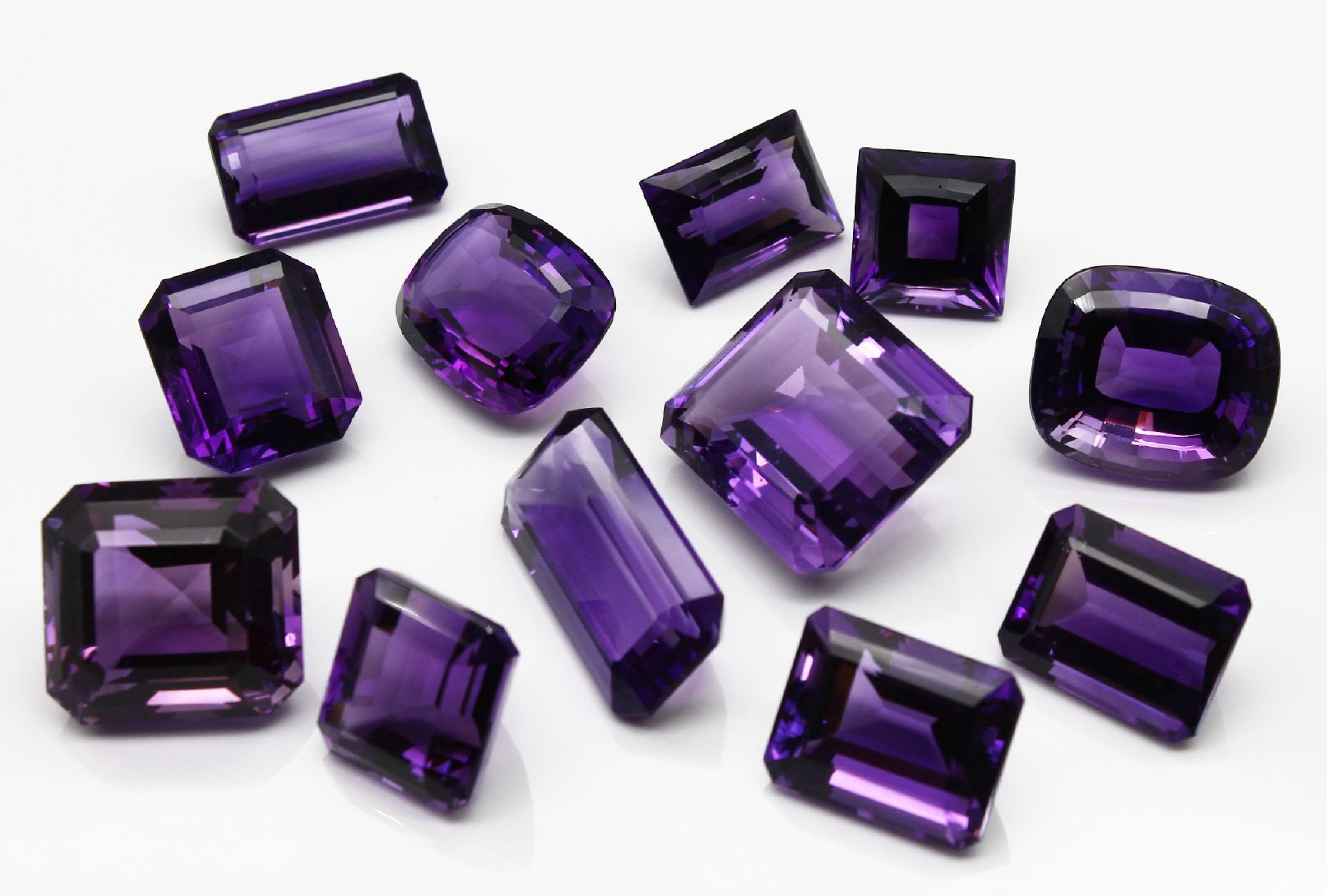 Lot 12 lose Amethyste, ca. 319.00 ct, Idar-Obersteiner