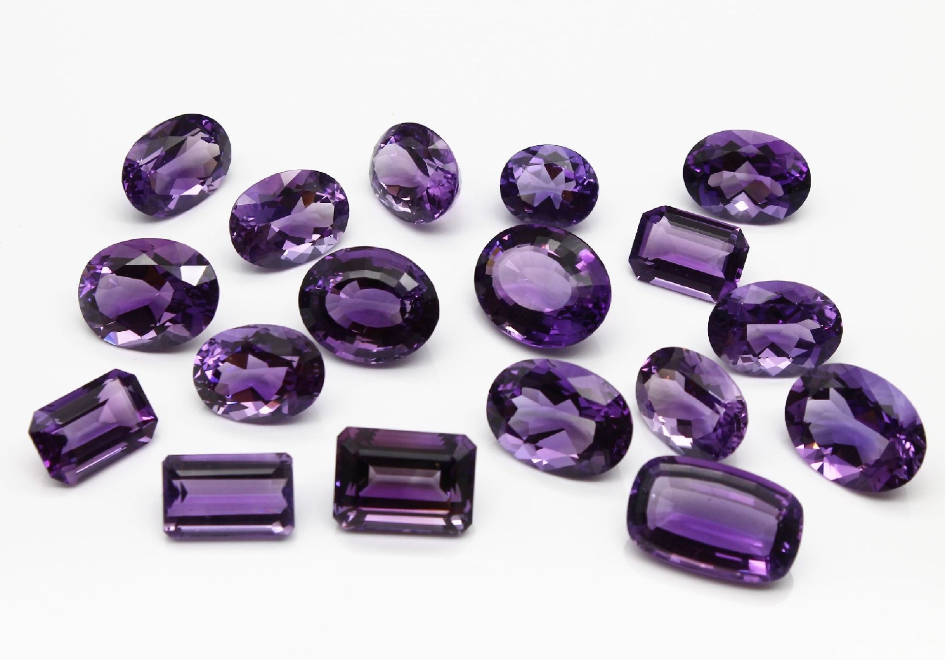 Lot lose Amethyste, ca. 243.00 ct, Idar- Obersteiner