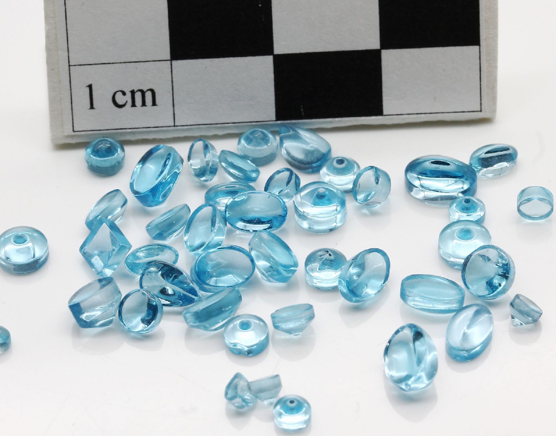 Lot lose Blautopase (beh.) zus. ca. 1040 ct, Cabochons