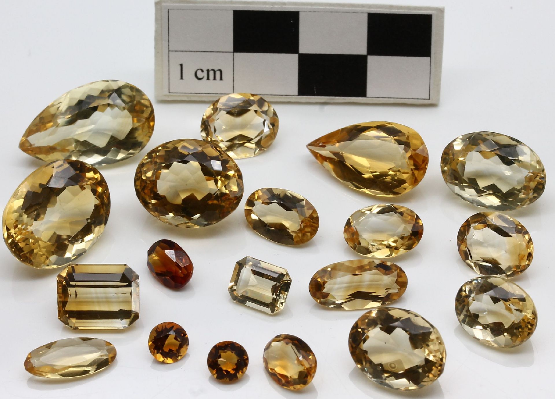 Lot lose Citrine total ca. 397 ct, Schleifarbeit aus