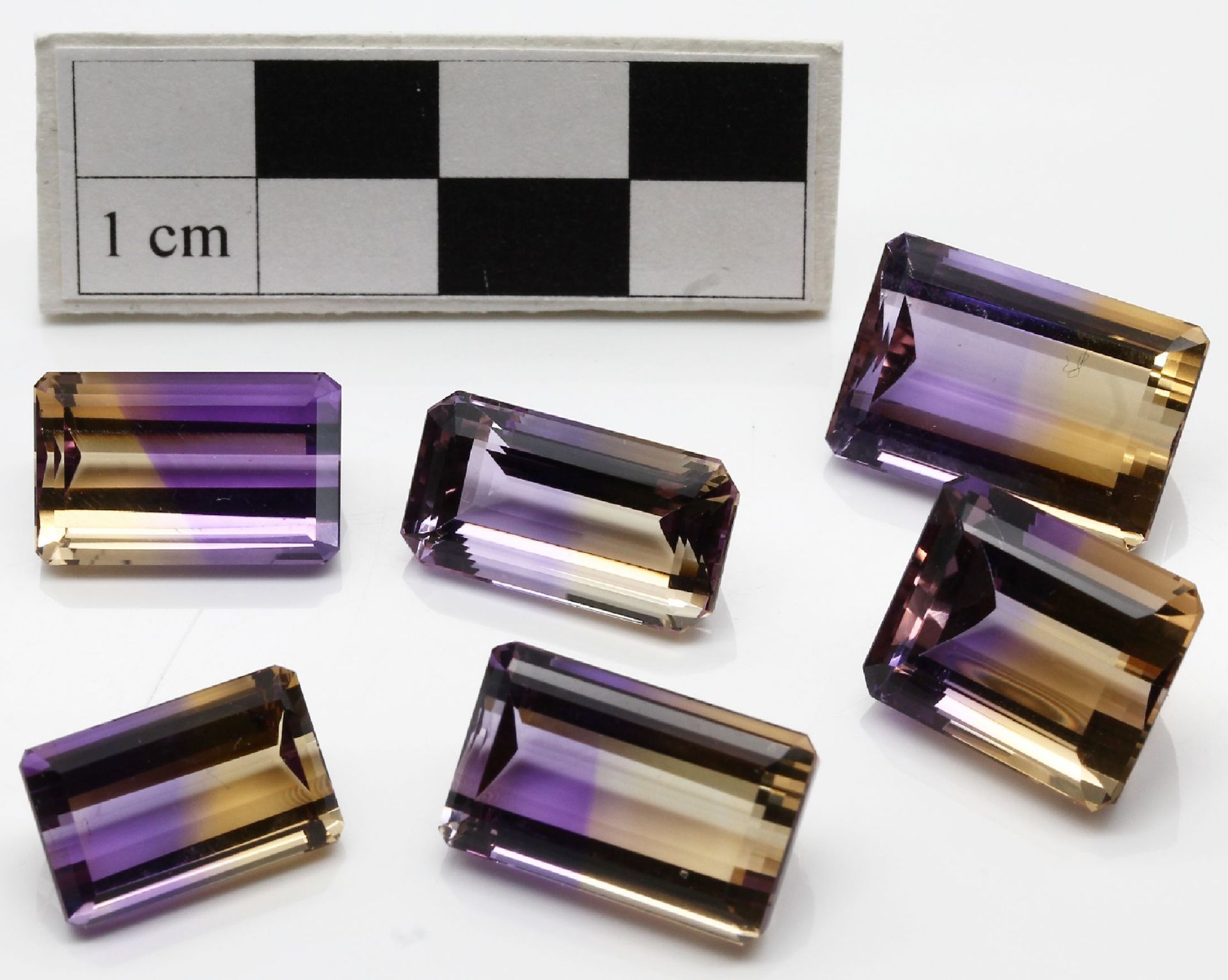 Lot 21 lose Ametrine, ca. 259 ct, Treppenschliff in