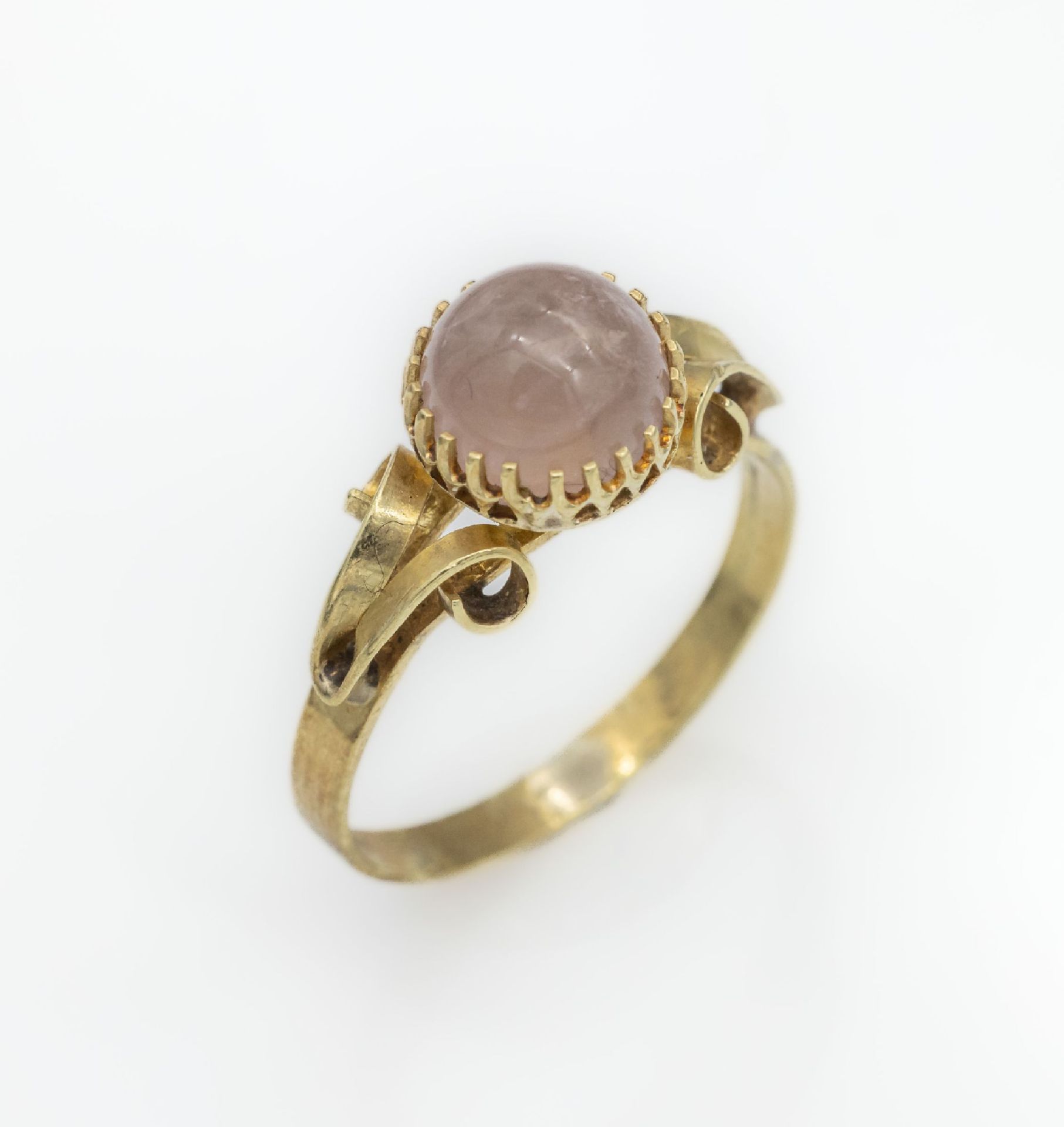 14 kt Gold Rosenquarz-Ring, GG 585/000, Wien um 1910,