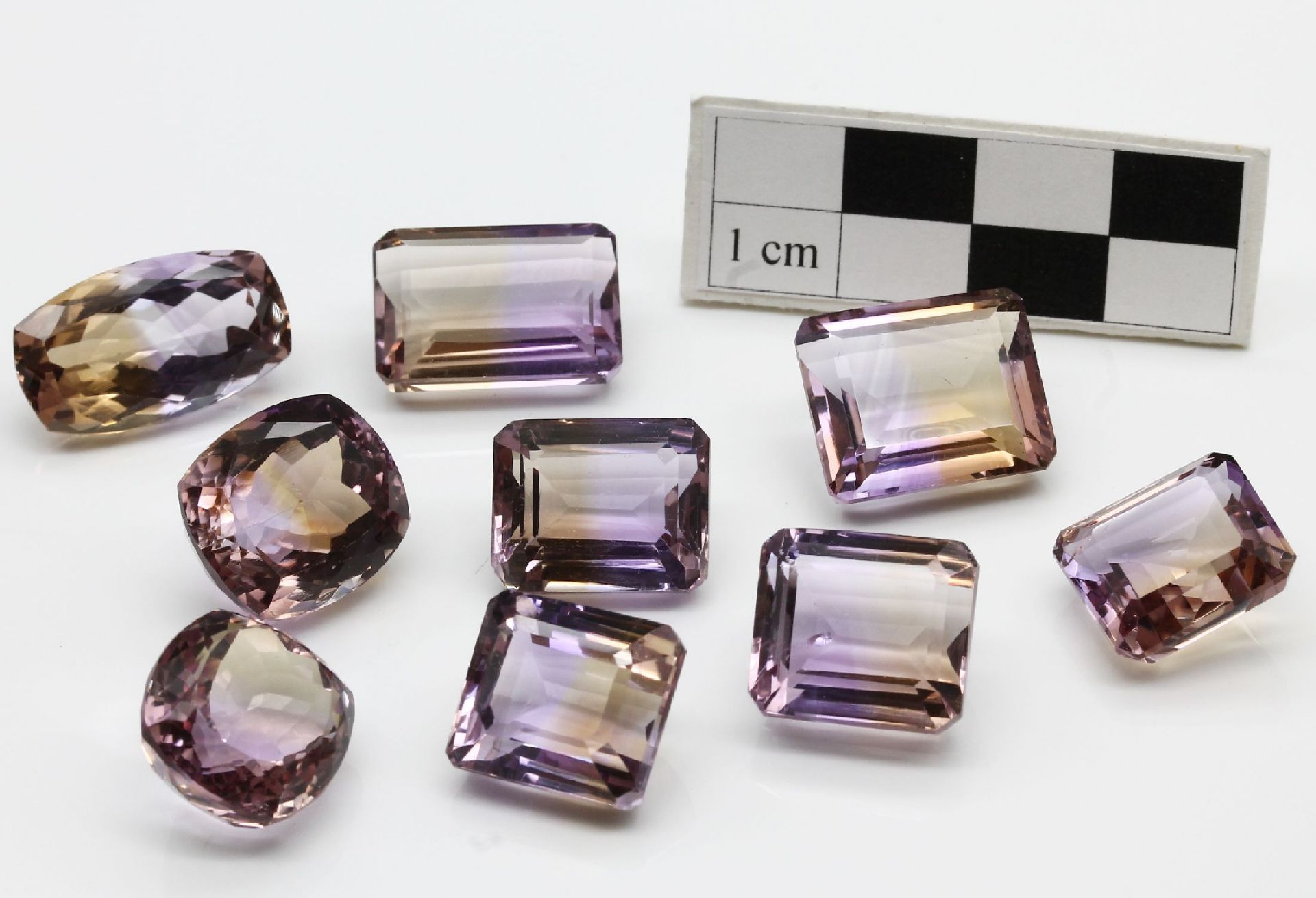 Lot 9 lose Ametrine zus. ca. 154.48 ct, versch.