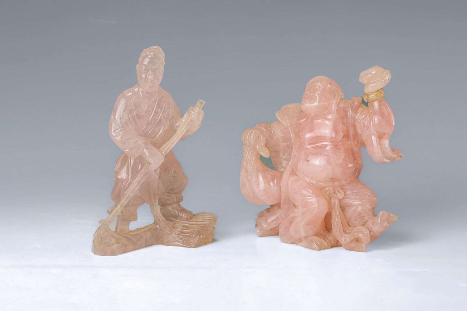 Zwei Figuren, Rosenquarz, China, 2.H.20.Jh., Hotei und