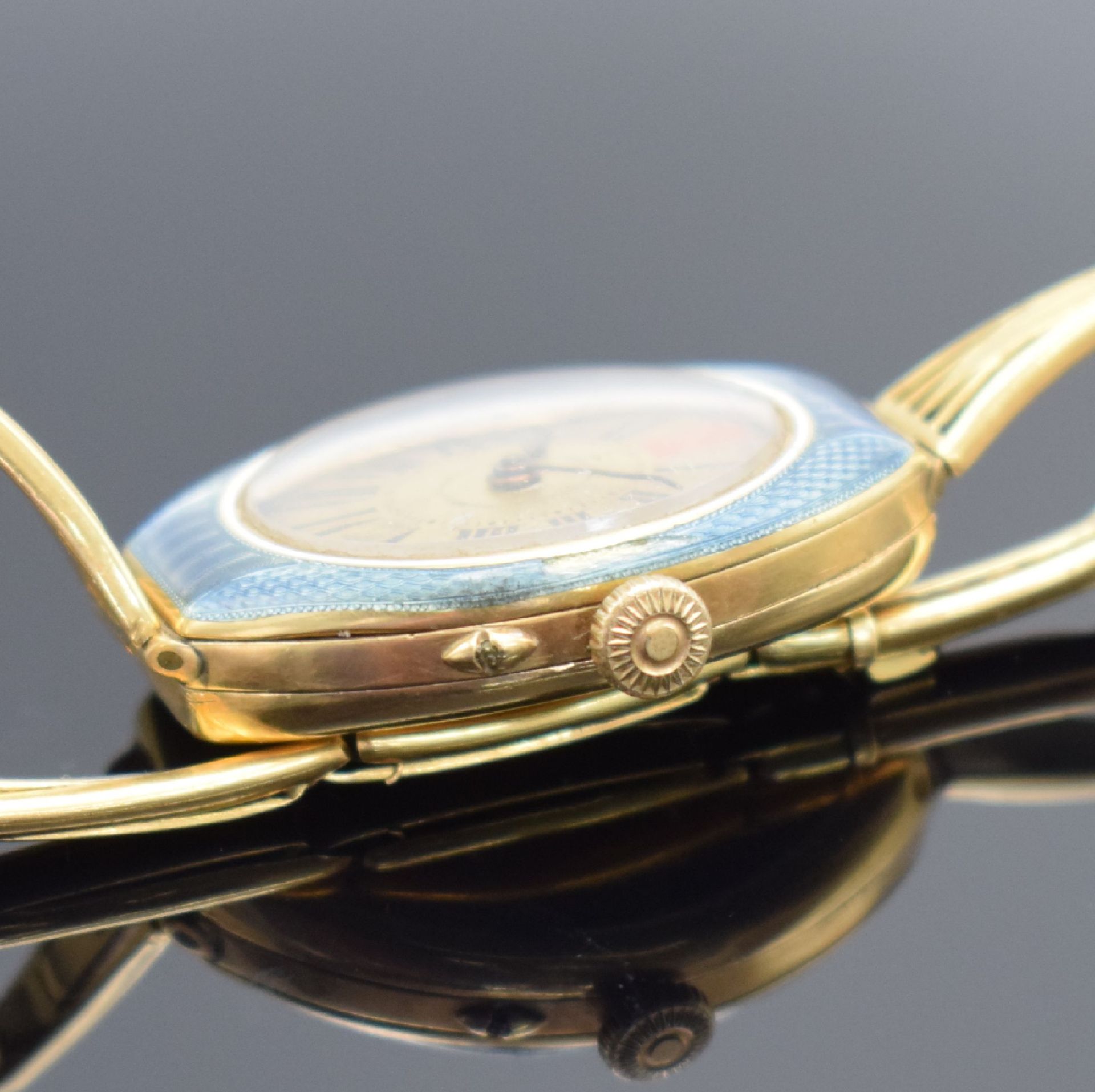Emaillierte Armbanduhr in GG 750/000,  Schweiz um 1900, - Bild 3 aus 7