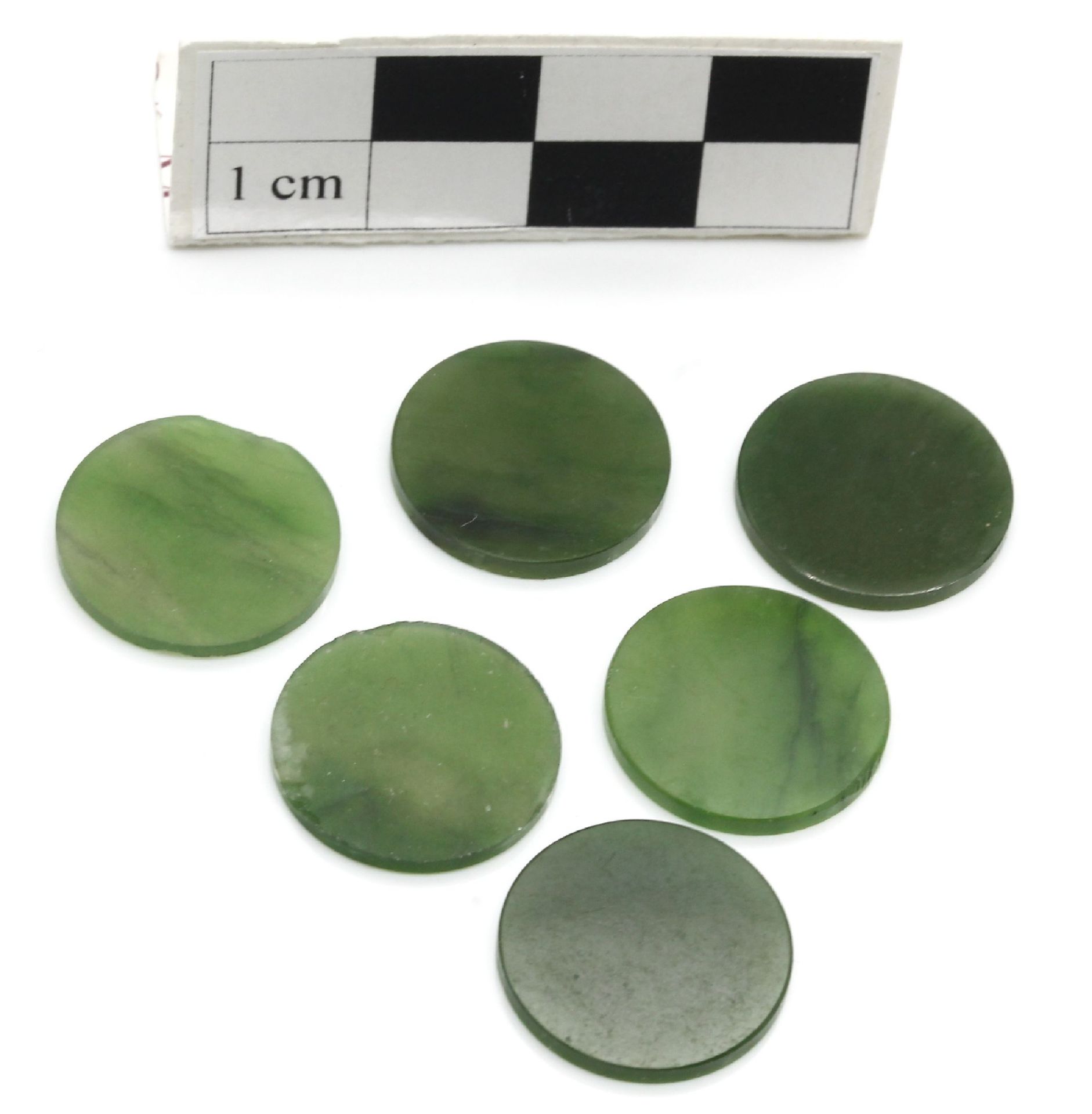 Lot lose Jade, ca. 739 ct, runde Platten inversch.