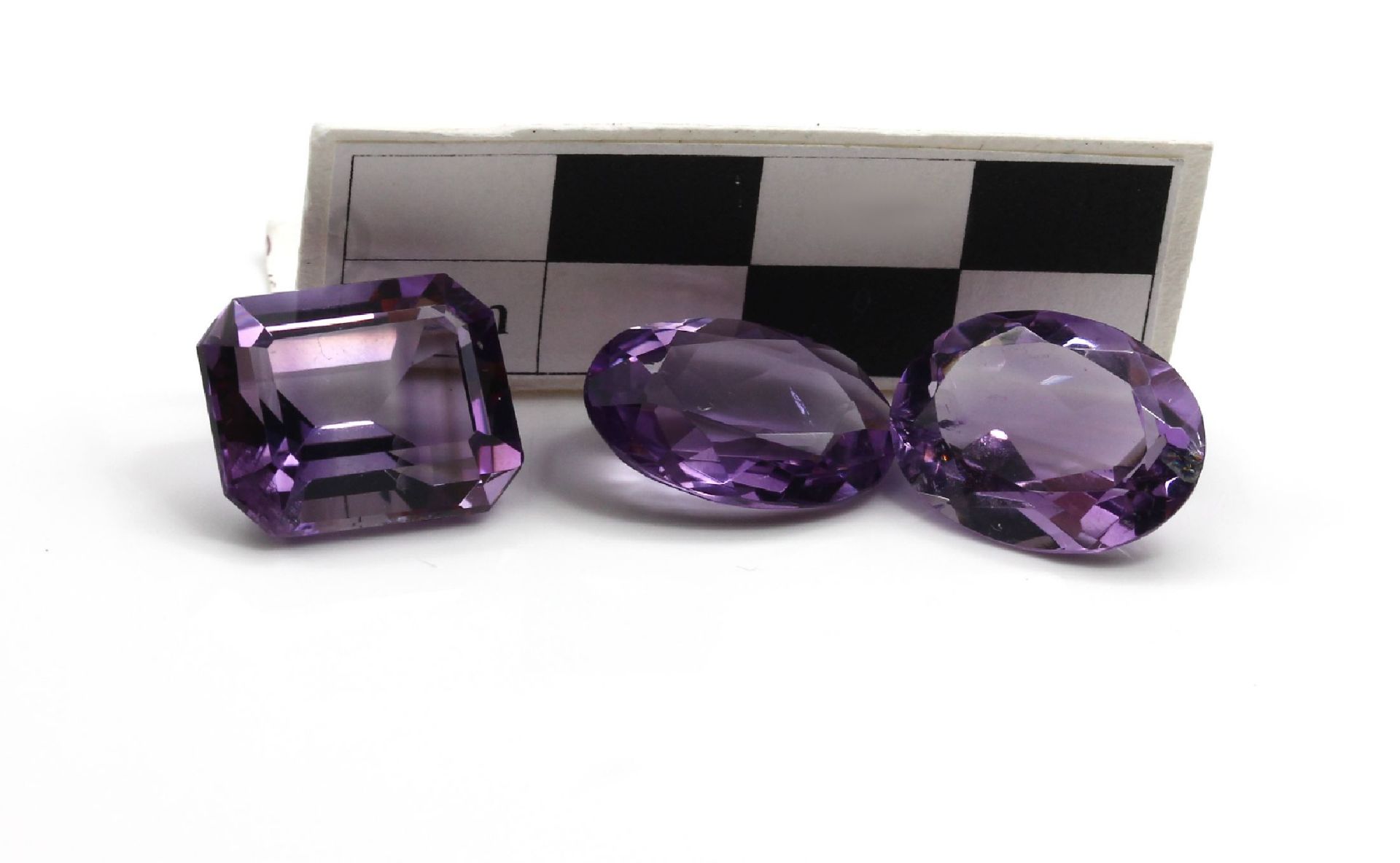 Lot 25 lose Amethyste, ca. 183 ct,   22 x ovalfacett. und