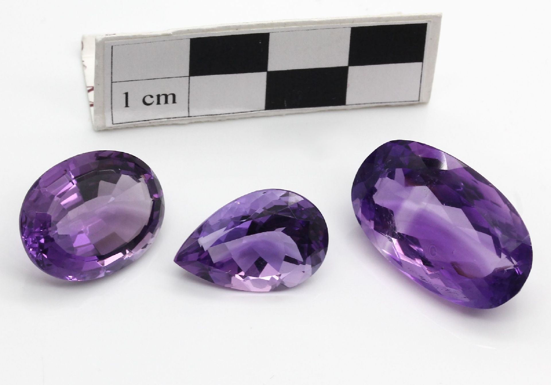 Lot 13 lose Amethyste, ca. 257 ct,   ovalfacett. und