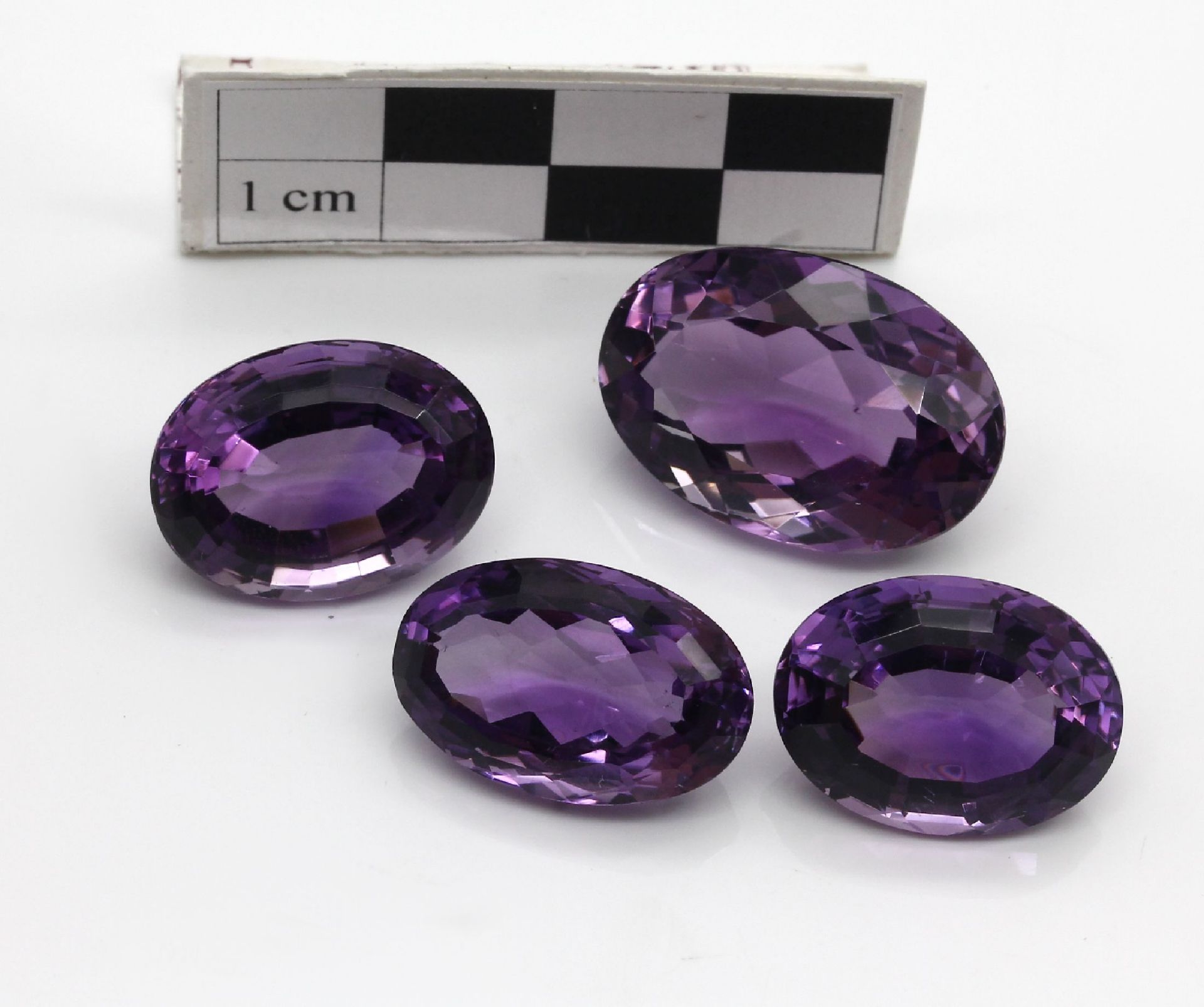 Lot 15 lose Amethyste, ca. 265 ct,   14 x ovalfacett. in