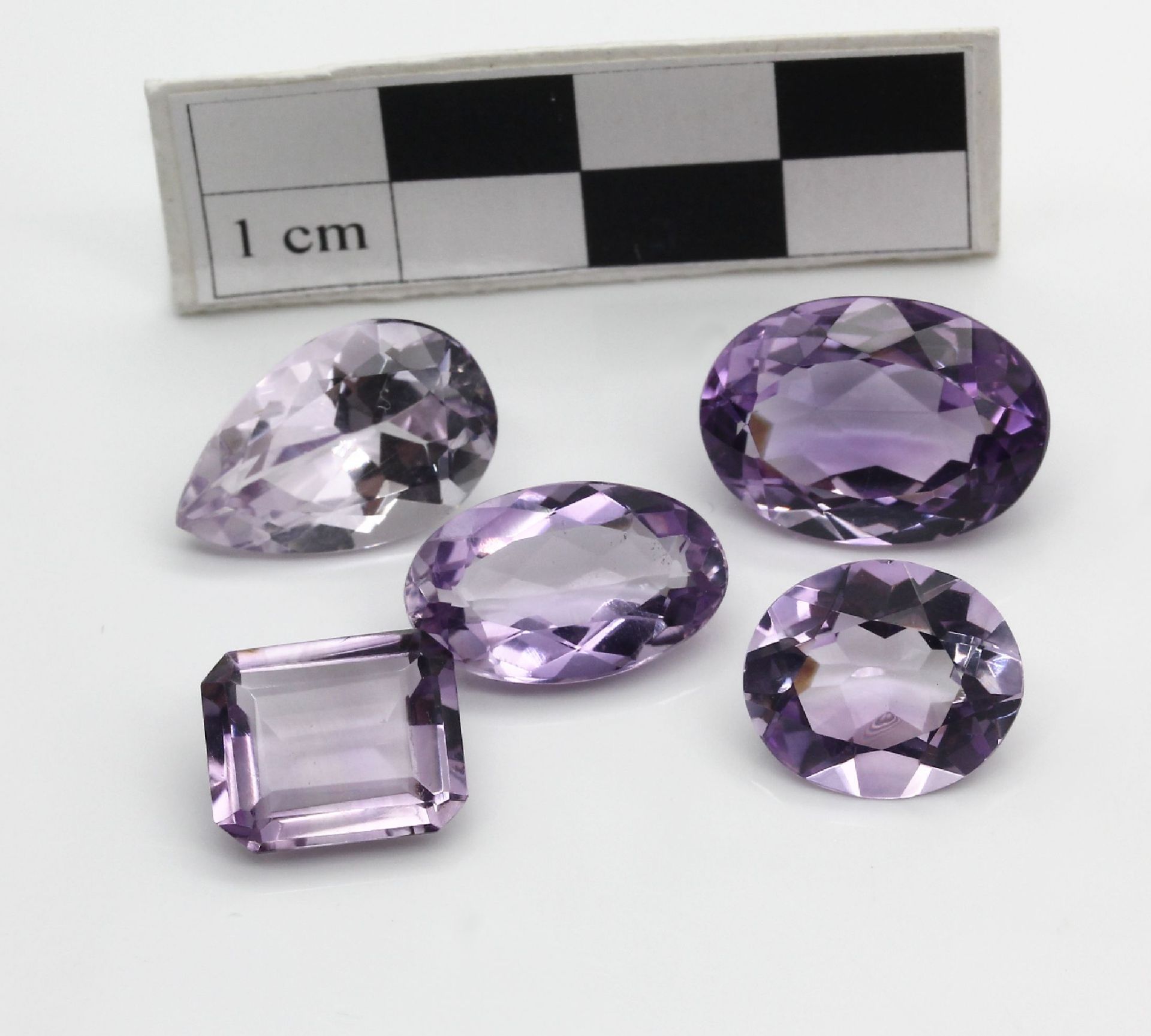 Lot 27 lose Amethyste, ca. 188 ct,   versch. Schliffformen - Bild 2 aus 2