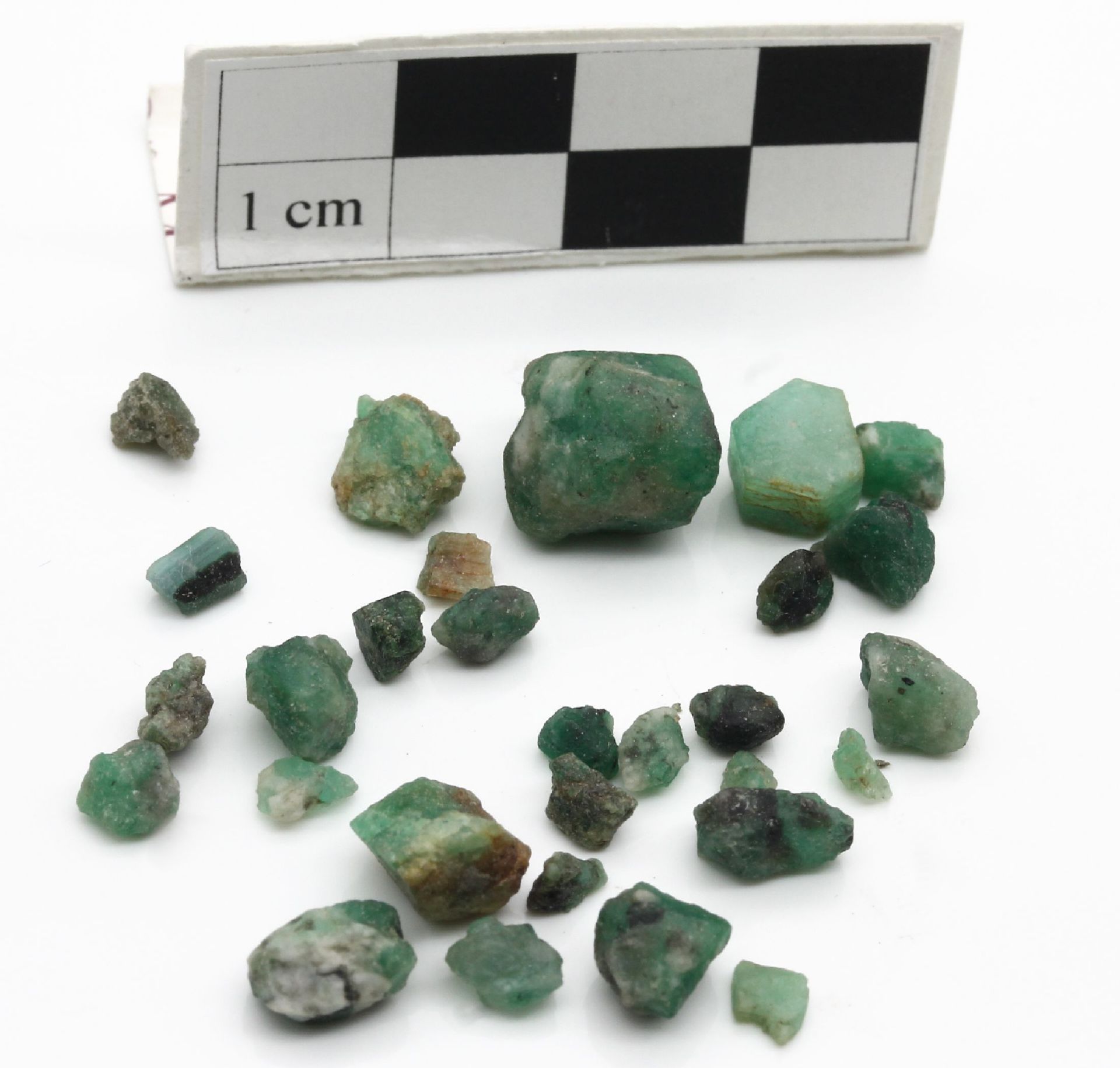Lot lose Smaragd-Rohsteine, ca. 650 ct,   versch. Größen