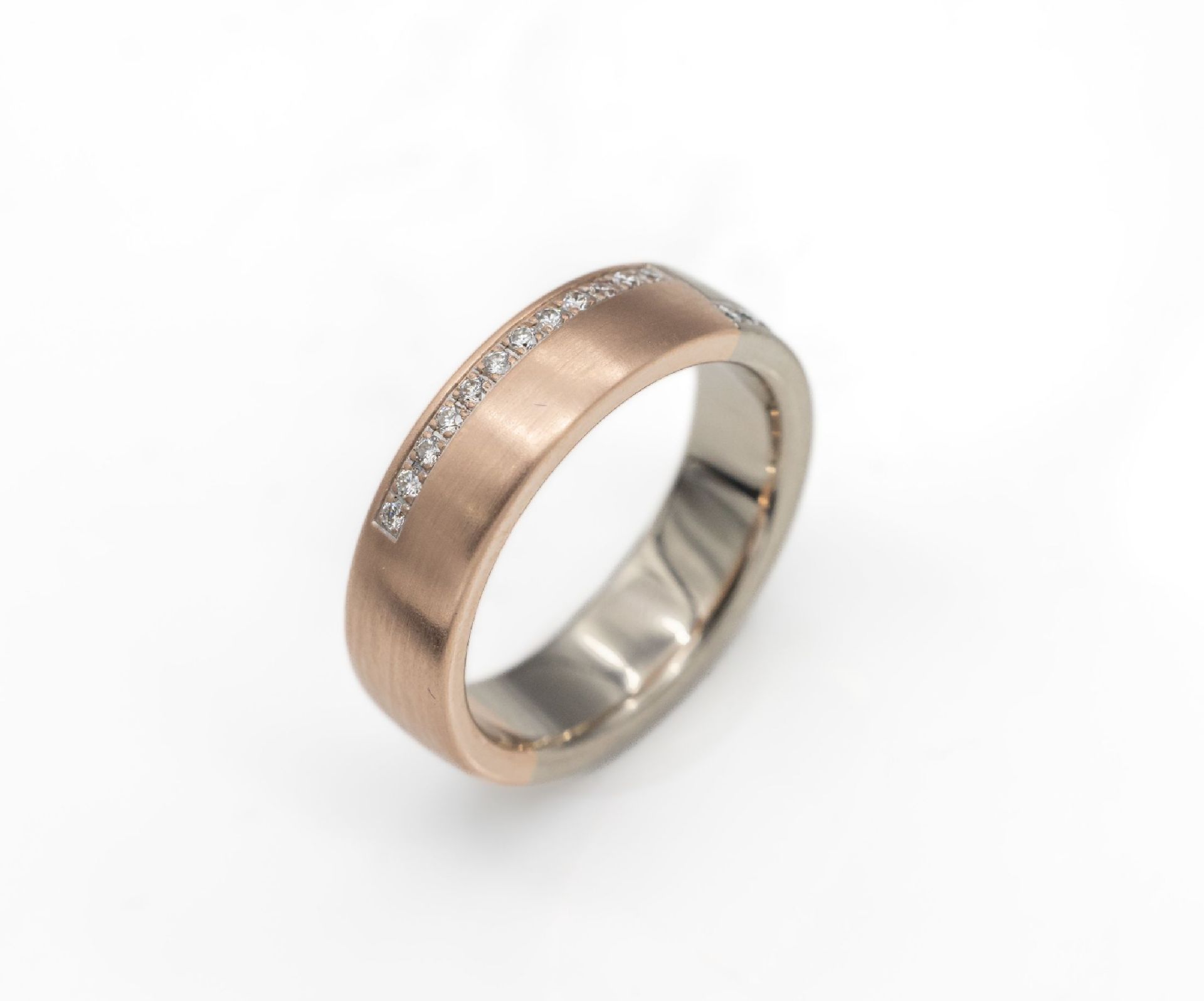 Brillant-Ring,   Palladium/RG 585/000, 24 Brillanten zus.