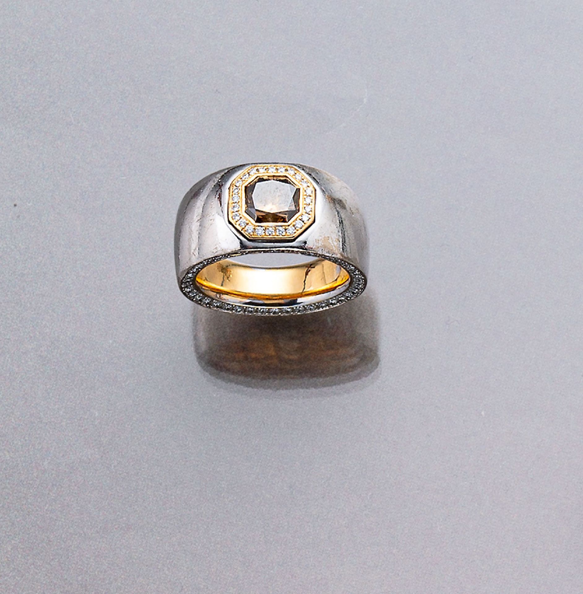 18 kt Gold Ring mit Diamanten, GG/WG 750/000,