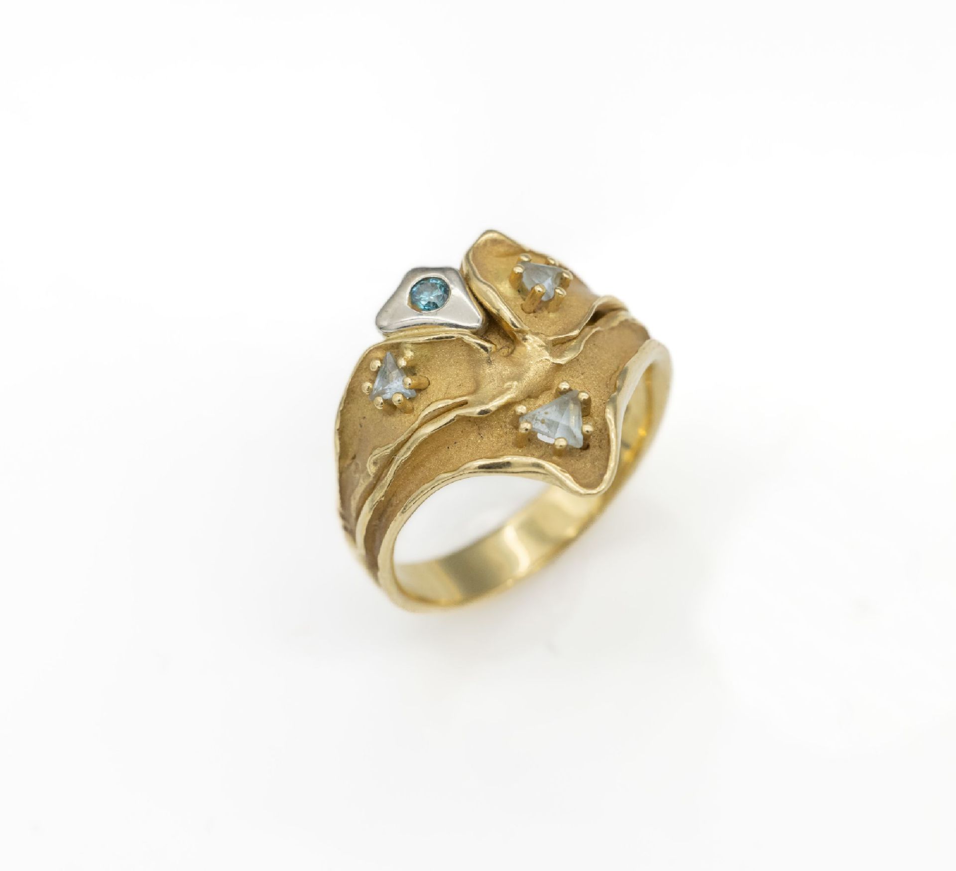 18 kt Gold Brillant-Farbstein-Ring,   GG/WG 750/000,