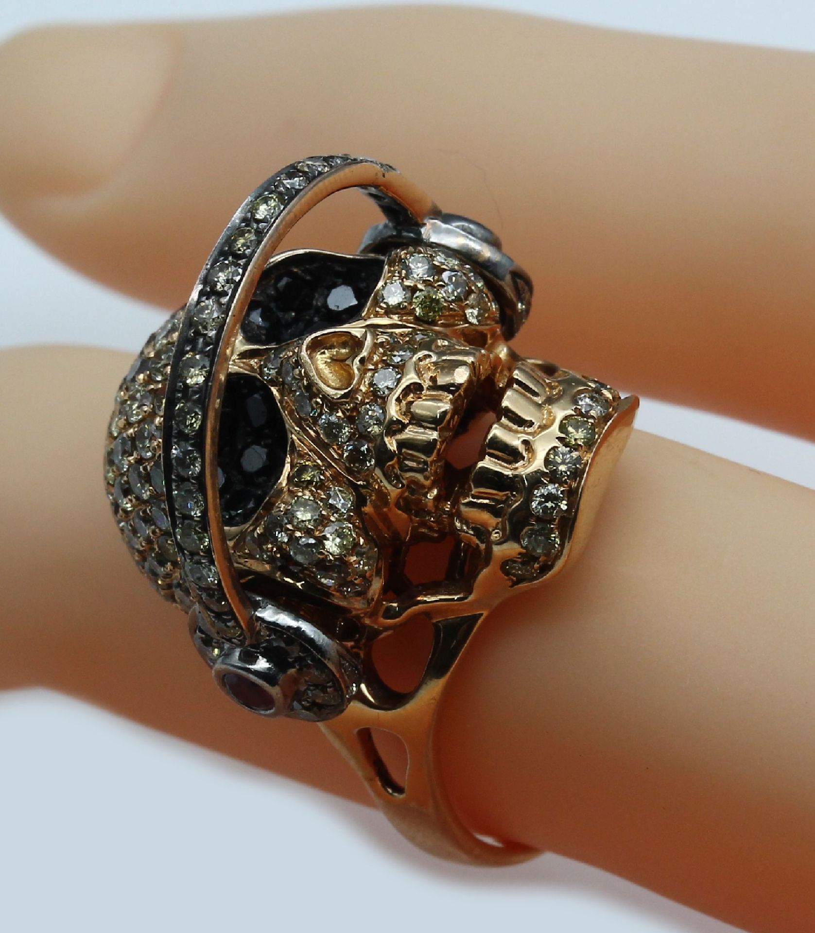 18 kt Gold Brillant-Ring Totenkopf, GG/WG 750/000, - Image 3 of 5