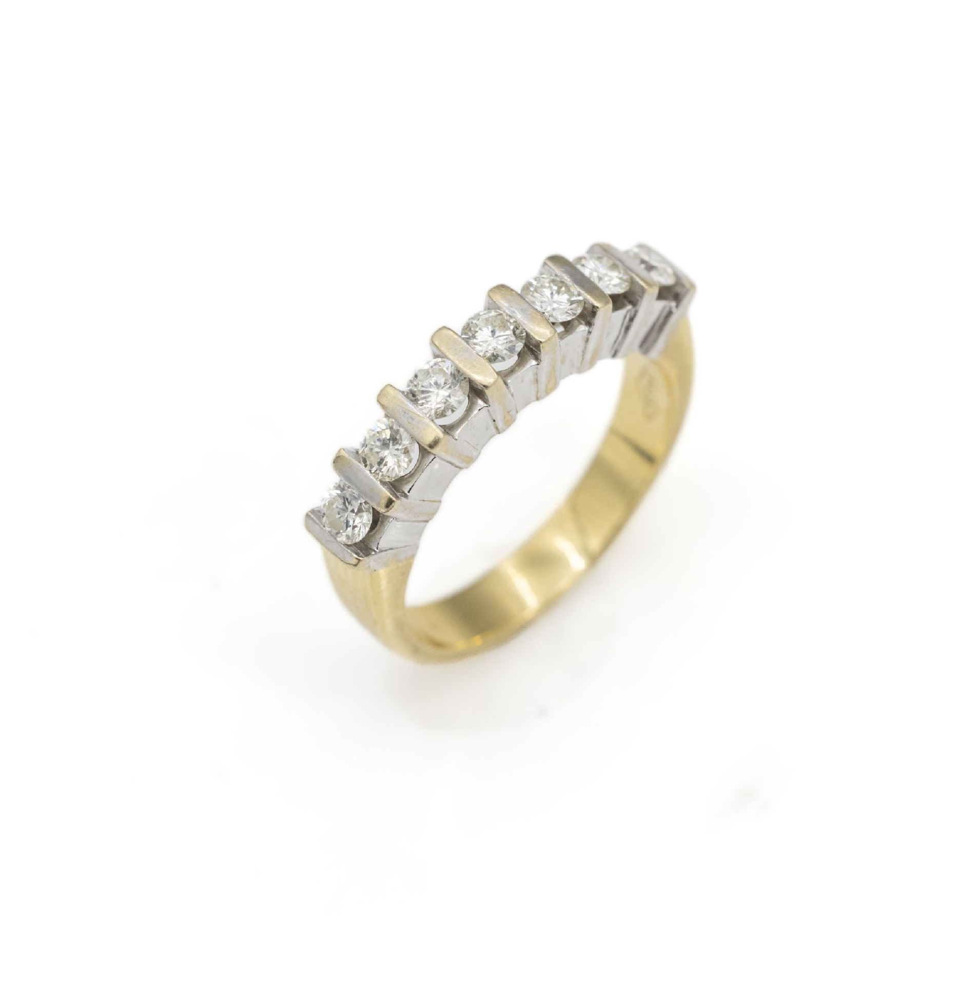 18 kt Gold Diamant Ring,   GG/WG 750/000, in WG gefasste 7