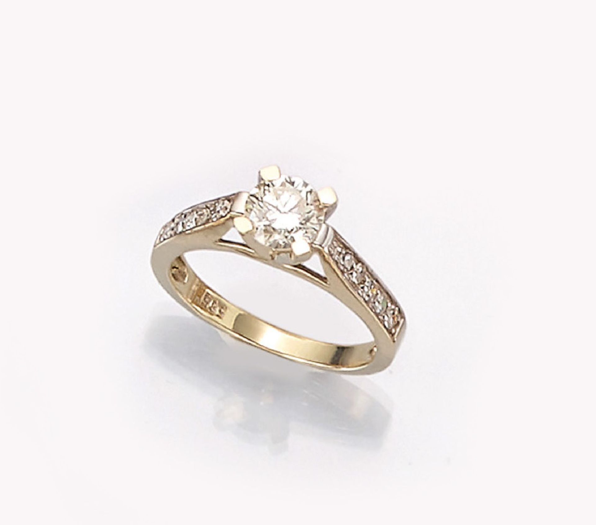 14 kt Gold Brillant-Ring,   GG 585/000, 1 Brillant ca.