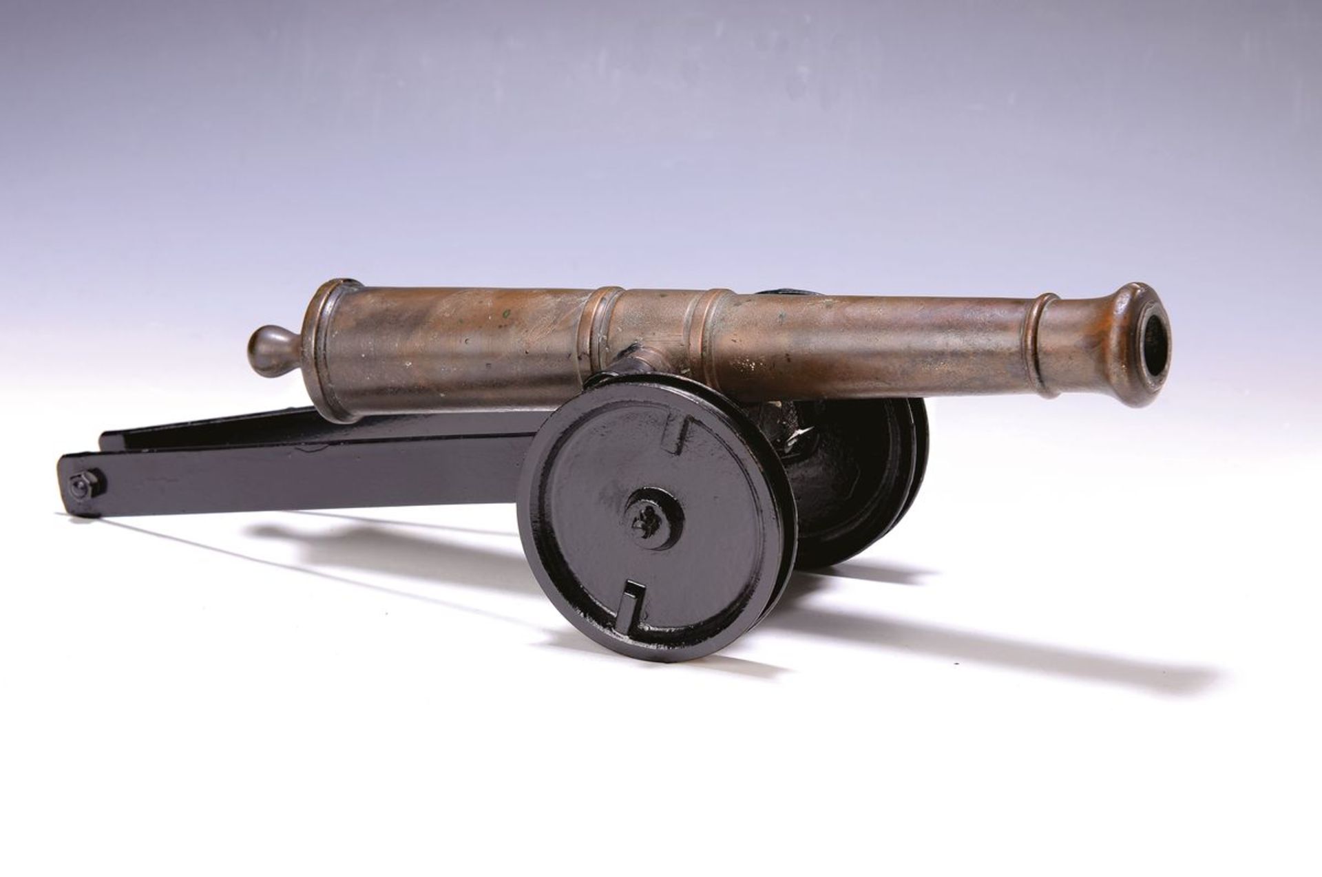 Kleine Kanone, 19. Jh.,  Bronzerohr, Laufseele korrodiert