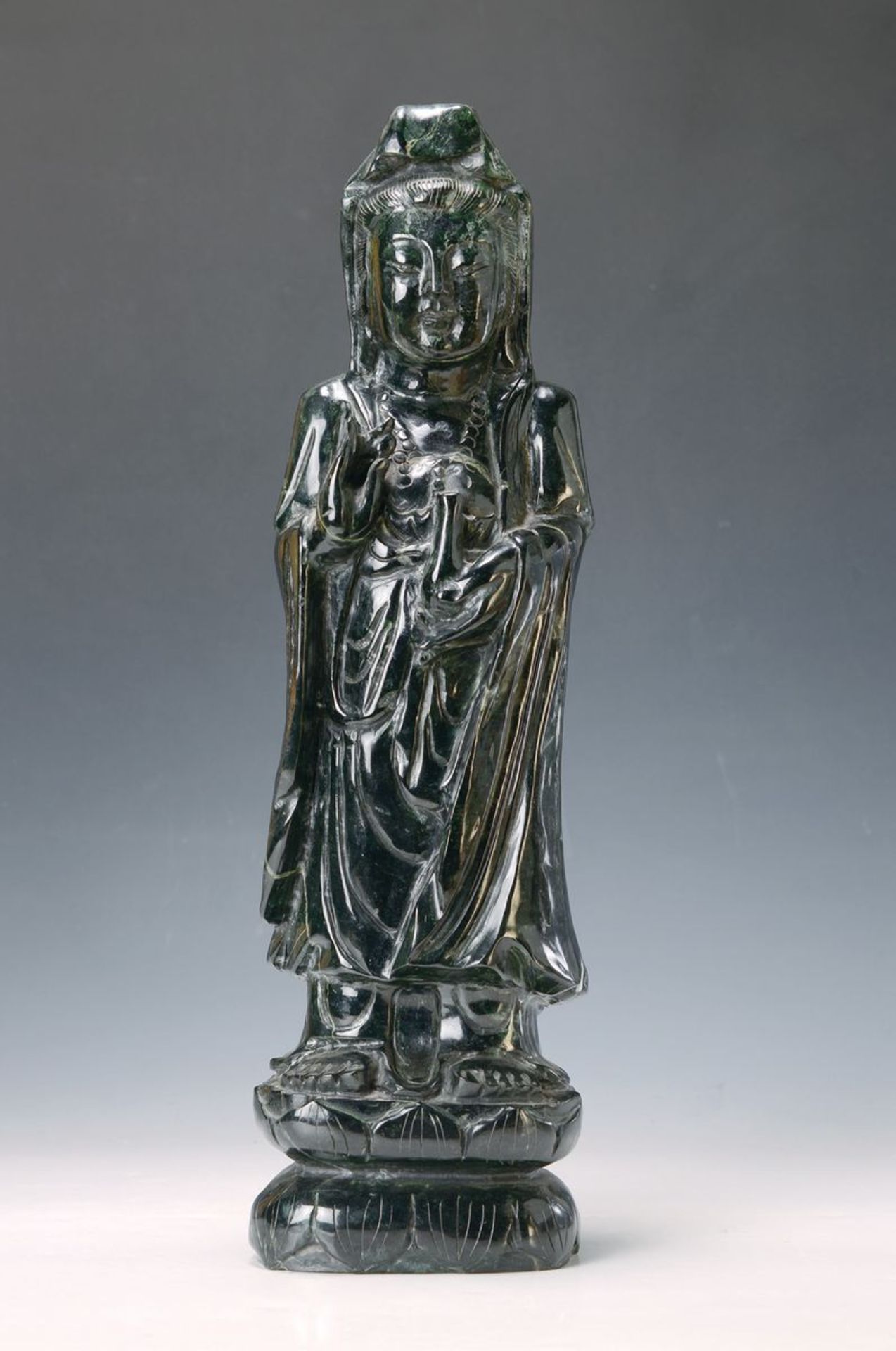 Große Jadeskulptur, Guanyin, China, 20. Jh., Jade