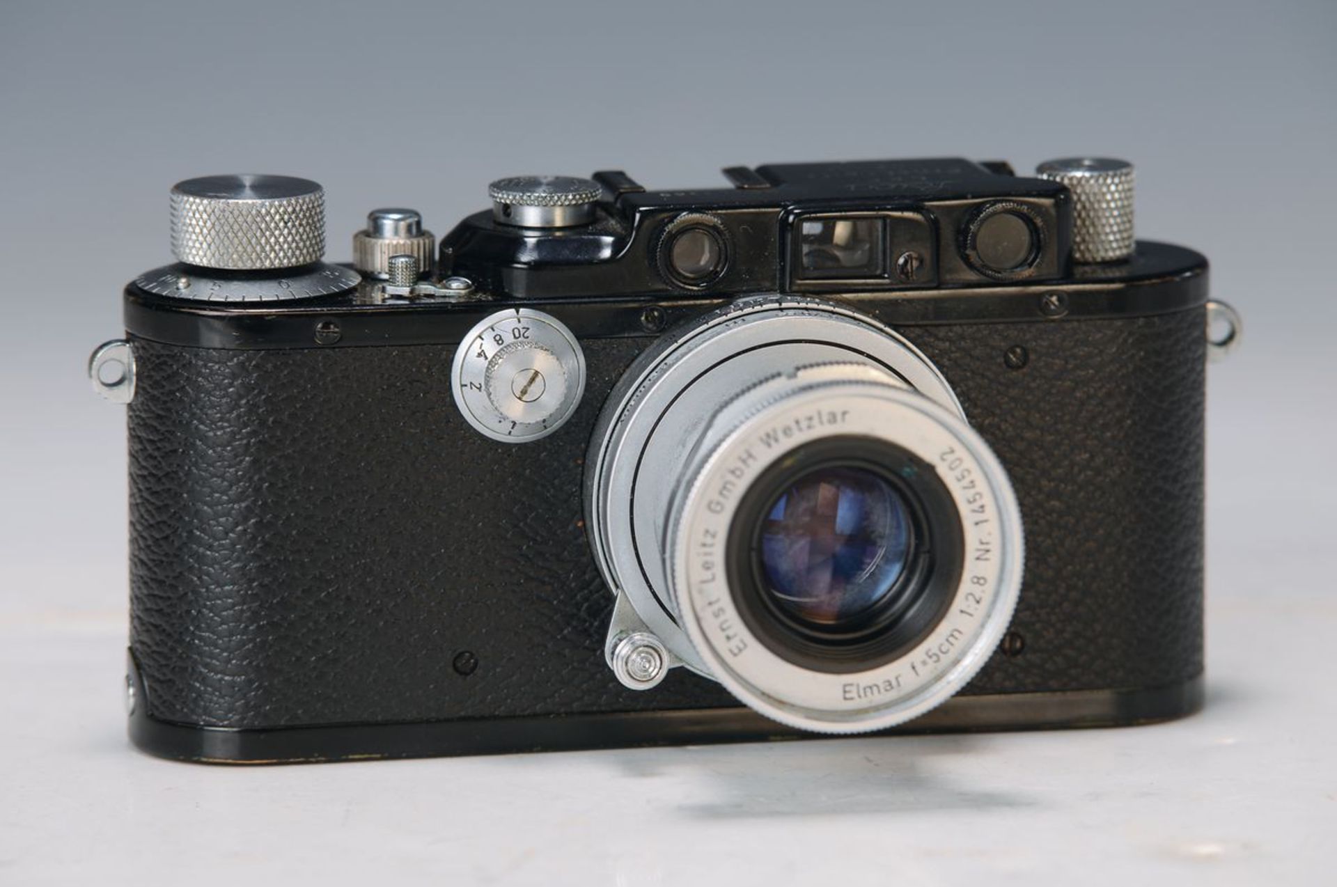 Leica III ,  Nr. 293369 Bj. 1938; dazu ein Elmar 5cm