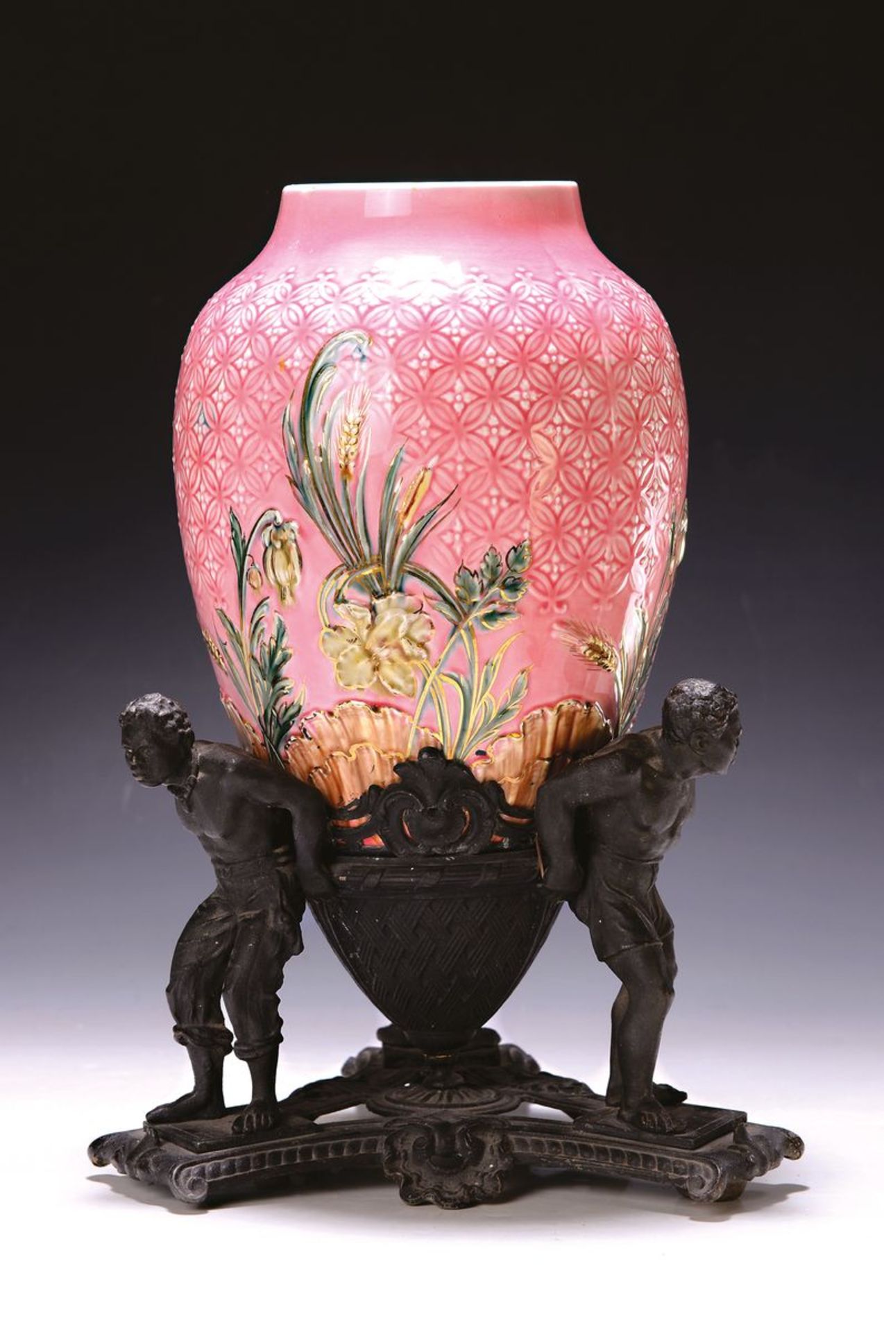 Steingutvase mit Montur, wohl Frankreich, um 1890,