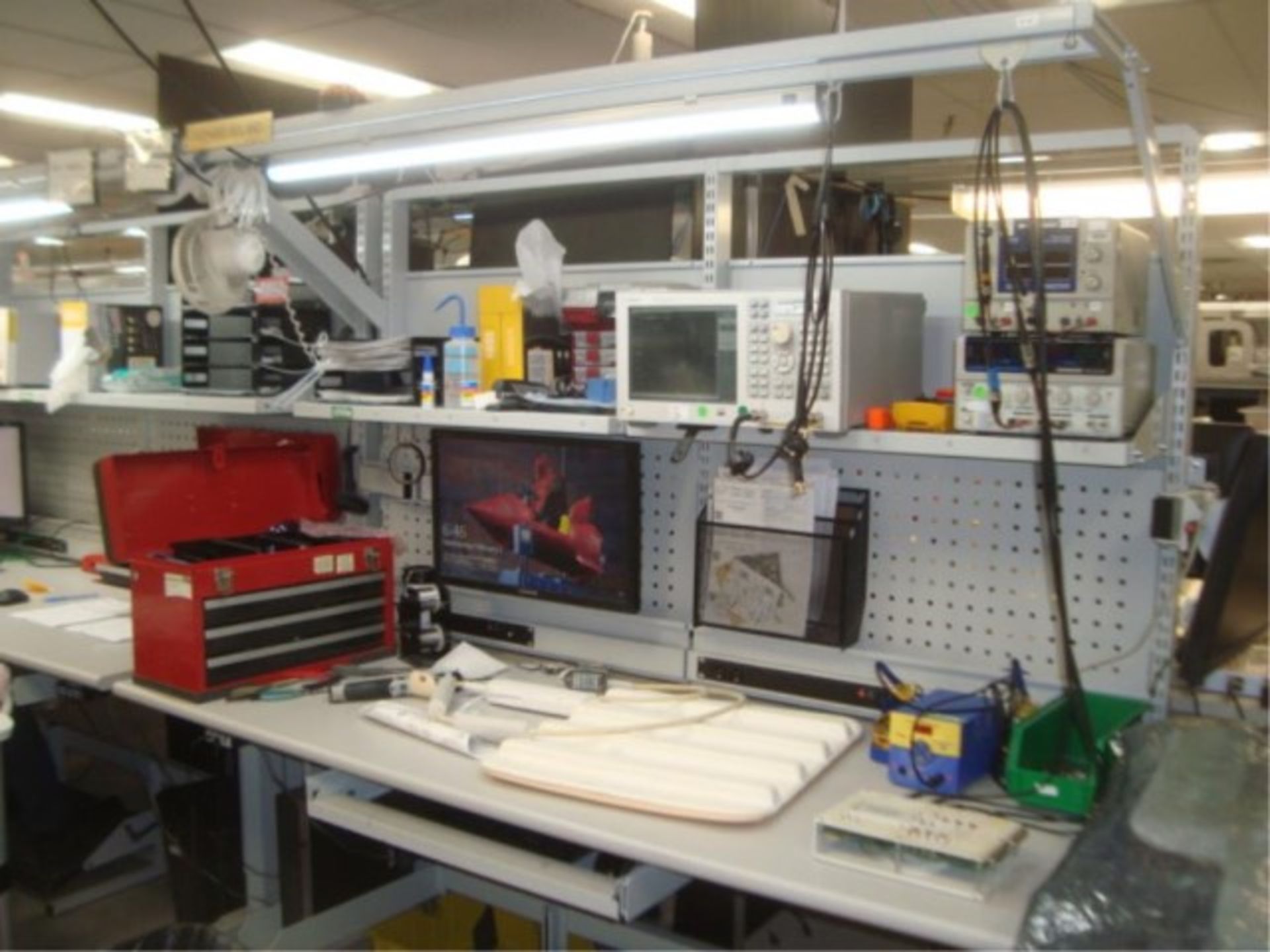 8' ft. Mobile Technicians Workstation - Image 15 of 16