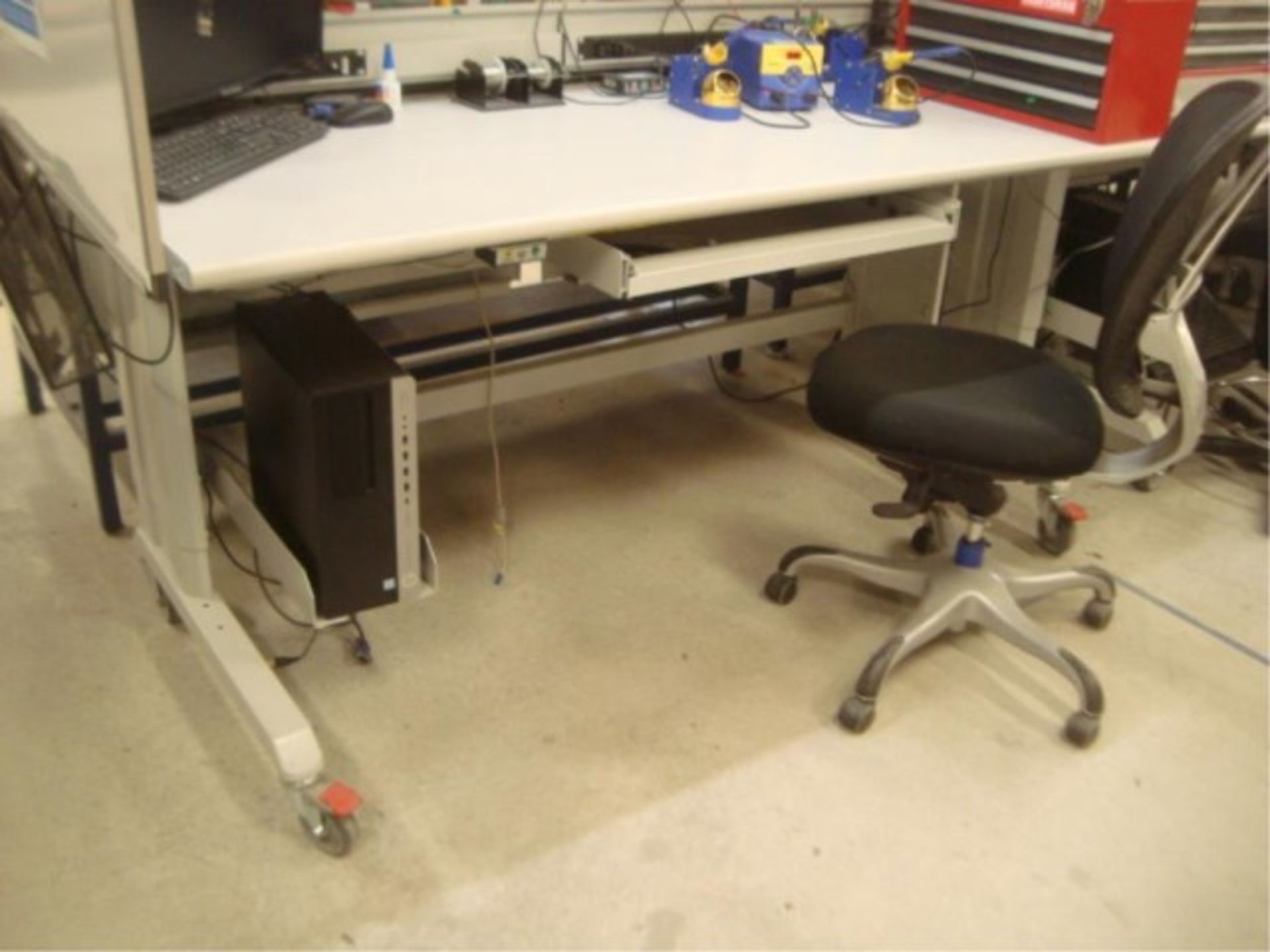 8' ft. Mobile Technicians Workstation - Image 5 of 16