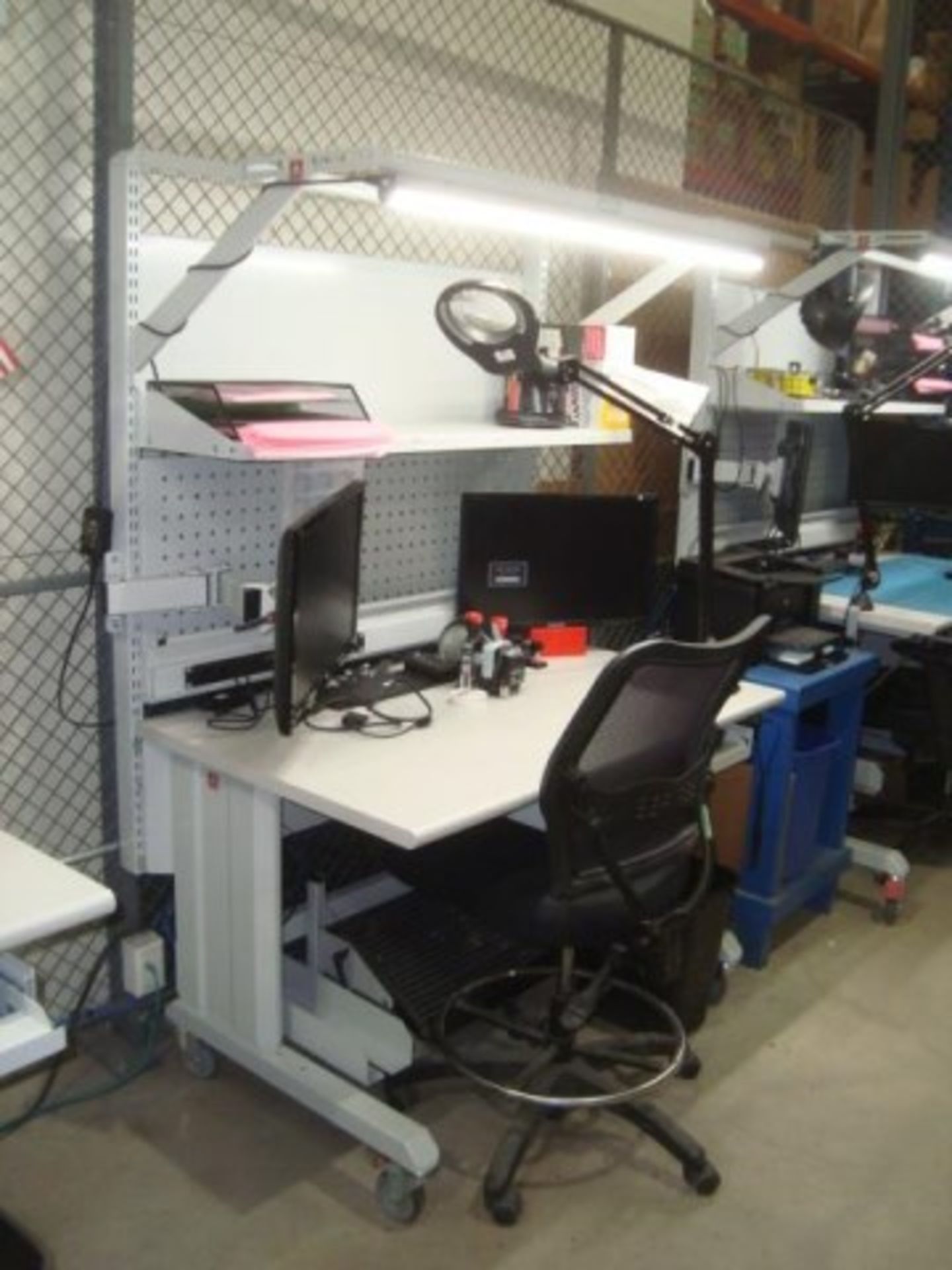 Mobile Workstation Benches & Chairs - Image 3 of 13