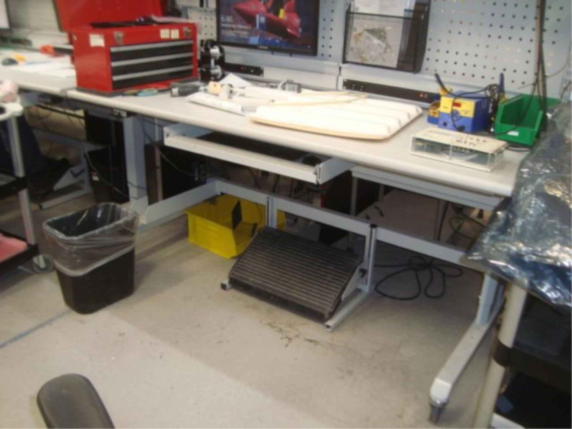 8' ft. Mobile Technicians Workstation - Image 14 of 16