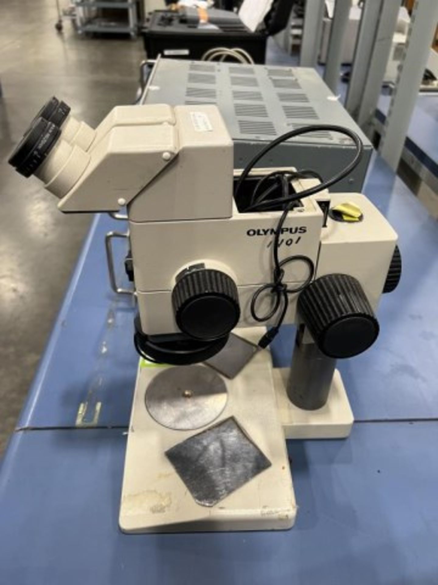 Olympus Microscope - Image 2 of 2