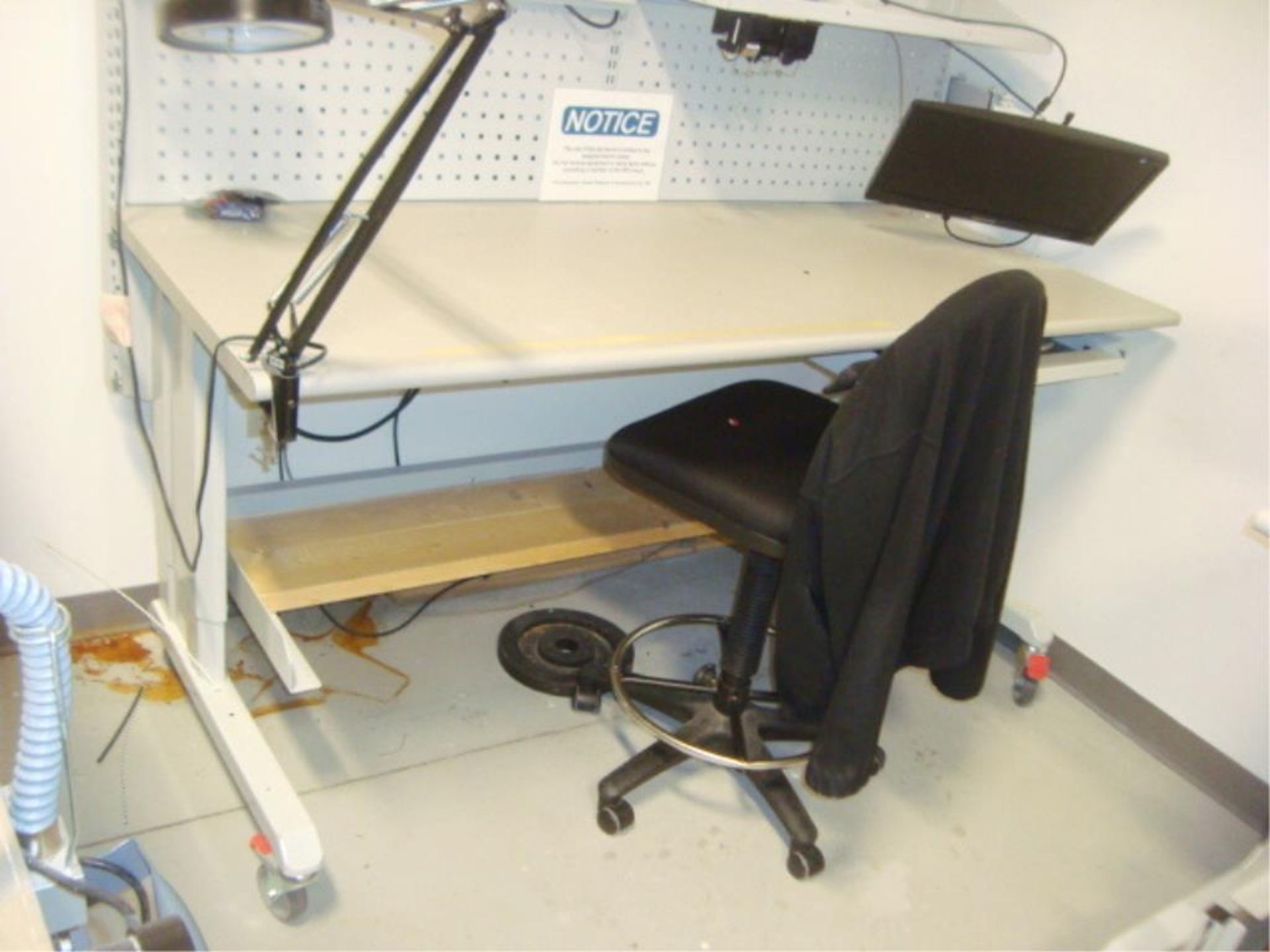 Mobile Workstation Benches - Image 4 of 11